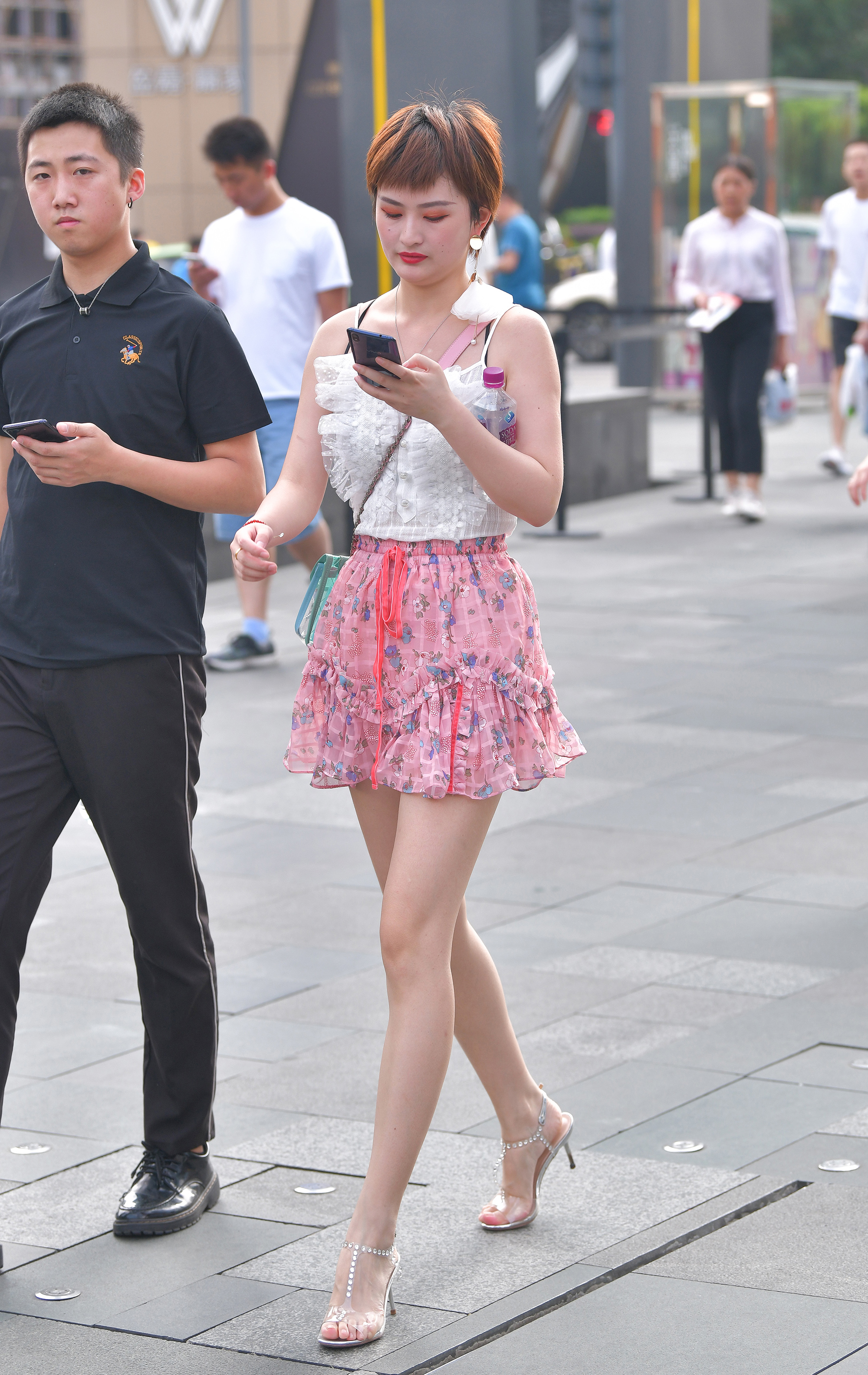  街拍鸭,魔镜街拍,裙装,少妇,街拍,写真套图,喵喵的喵吖