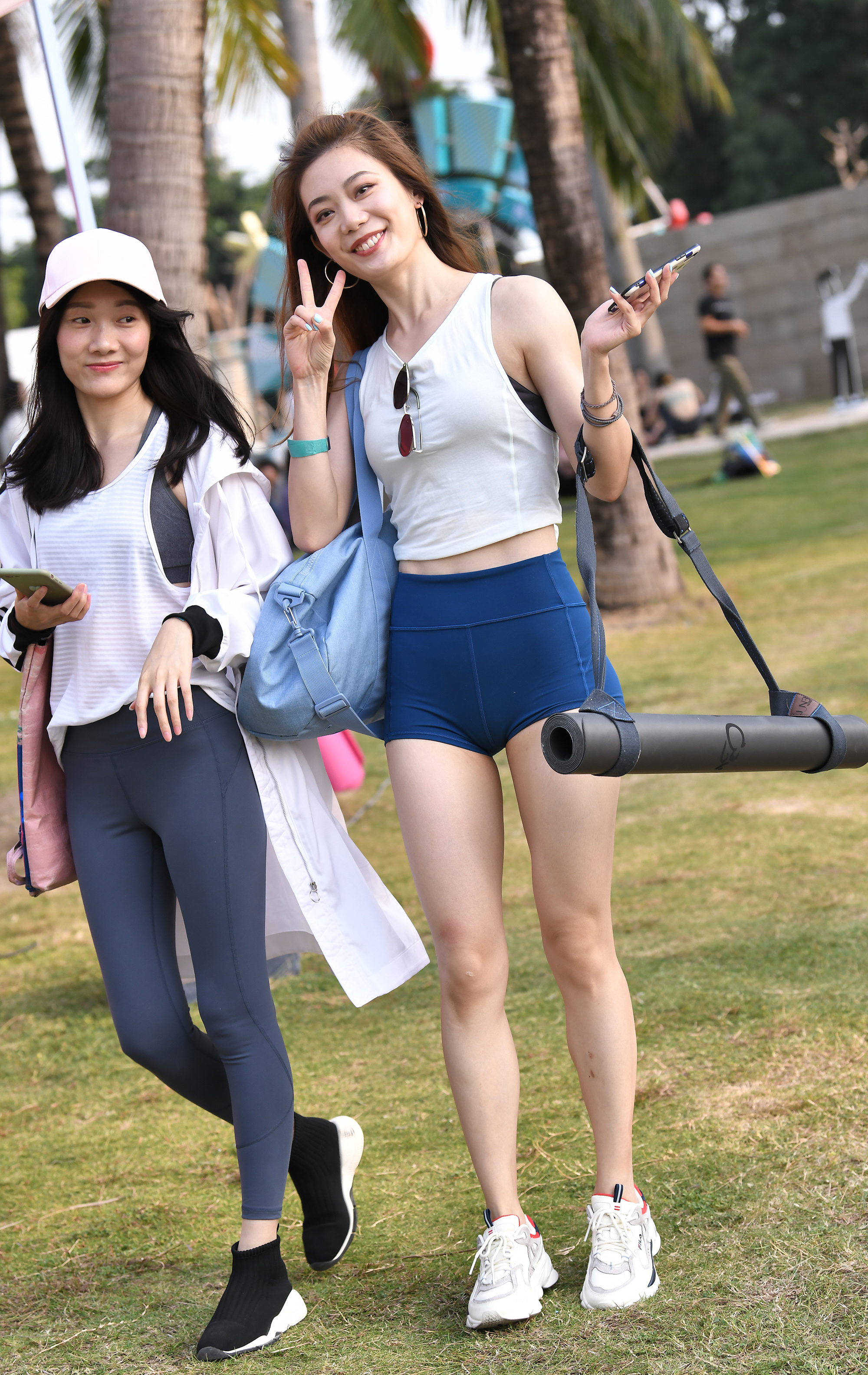  街拍鸭,魔镜街拍,紧身裤,美女,街拍,写真套图,BoLoli波萝社新刊