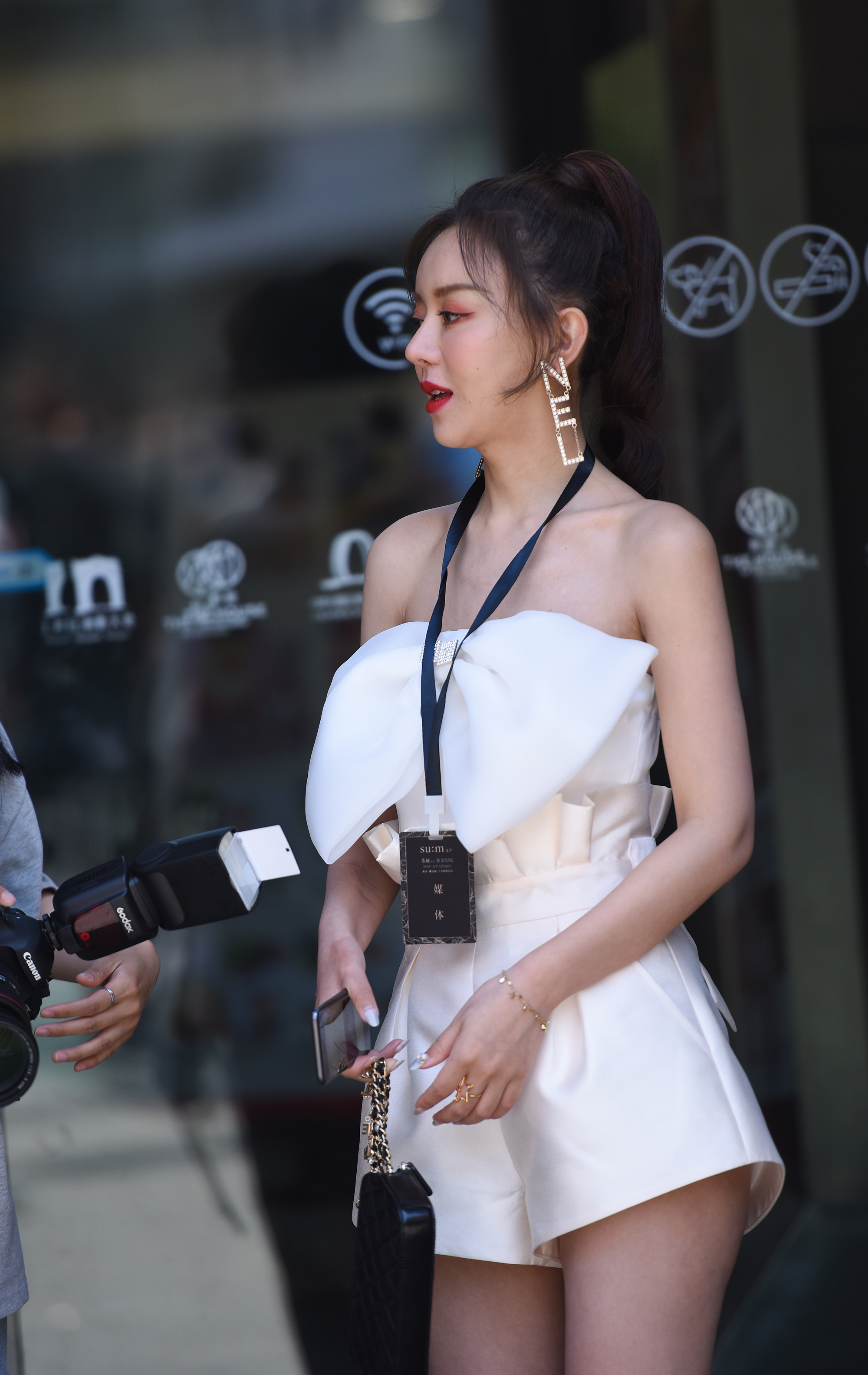  魔镜街拍,裙装,熟女,街拍,写真套图,初夏女神