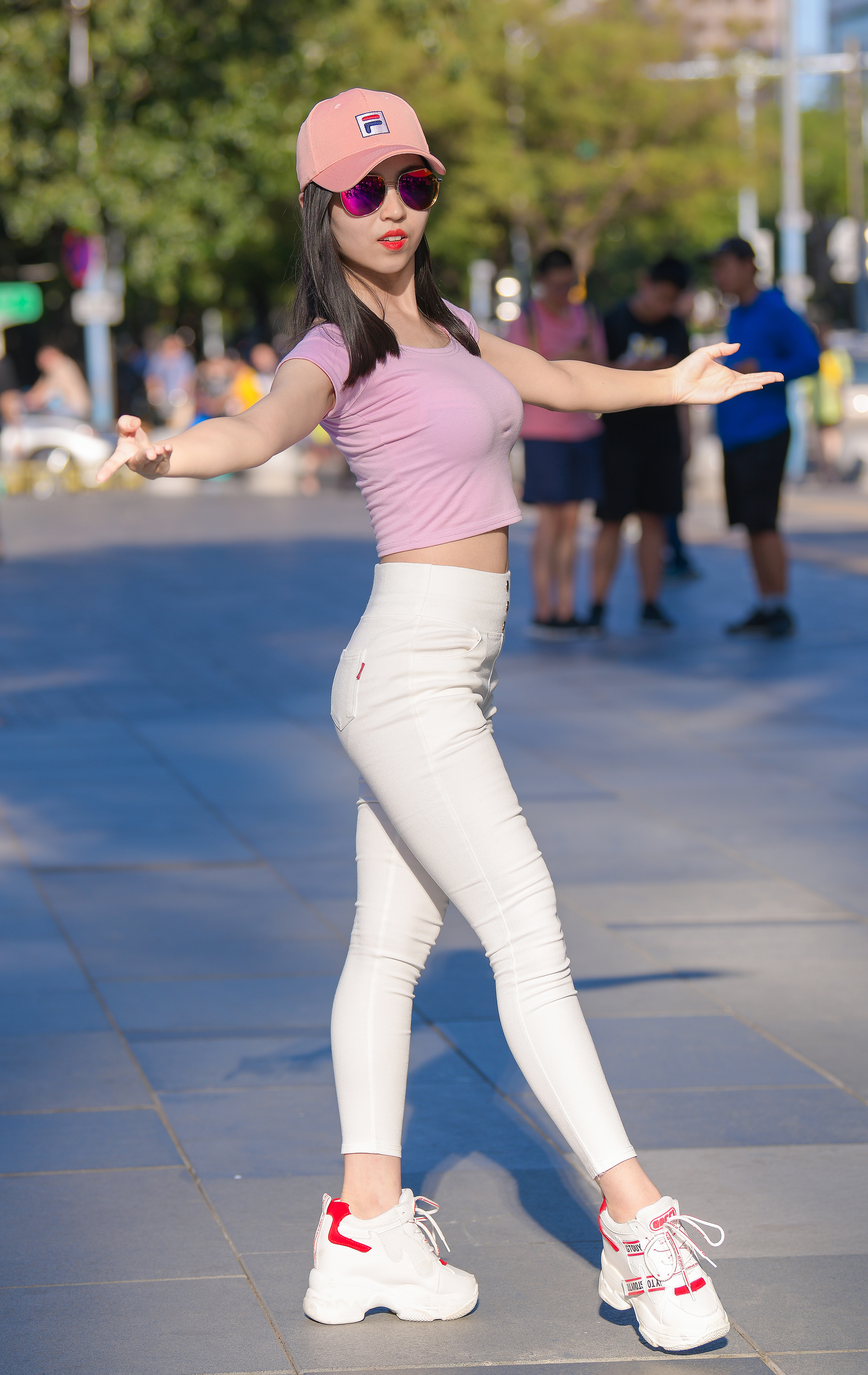  街拍鸭,魔镜街拍,紧身裤,少妇,街拍,写真套图,MiiTao蜜桃社