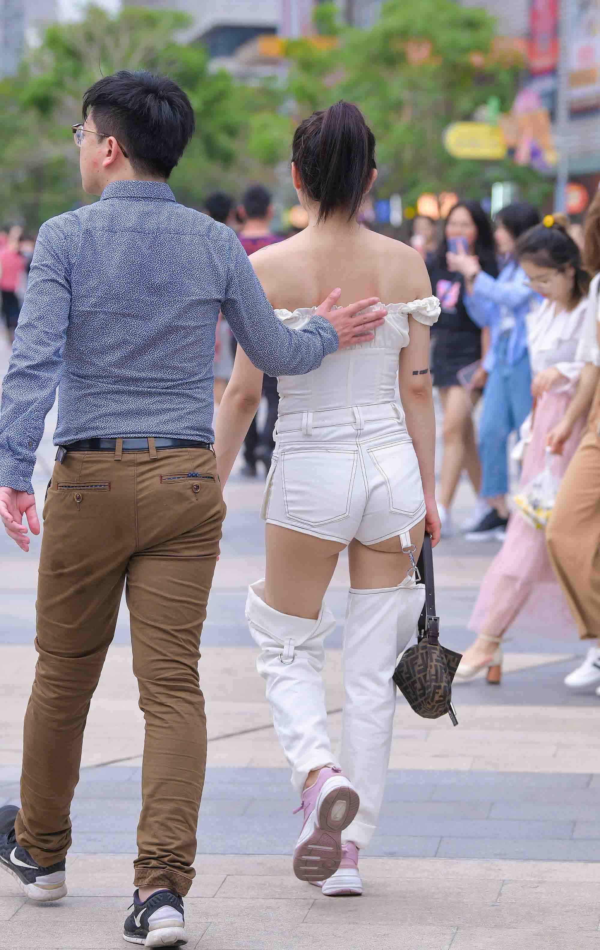  魔镜街拍,热裤,美女,街拍,写真套图,Youmi尤蜜