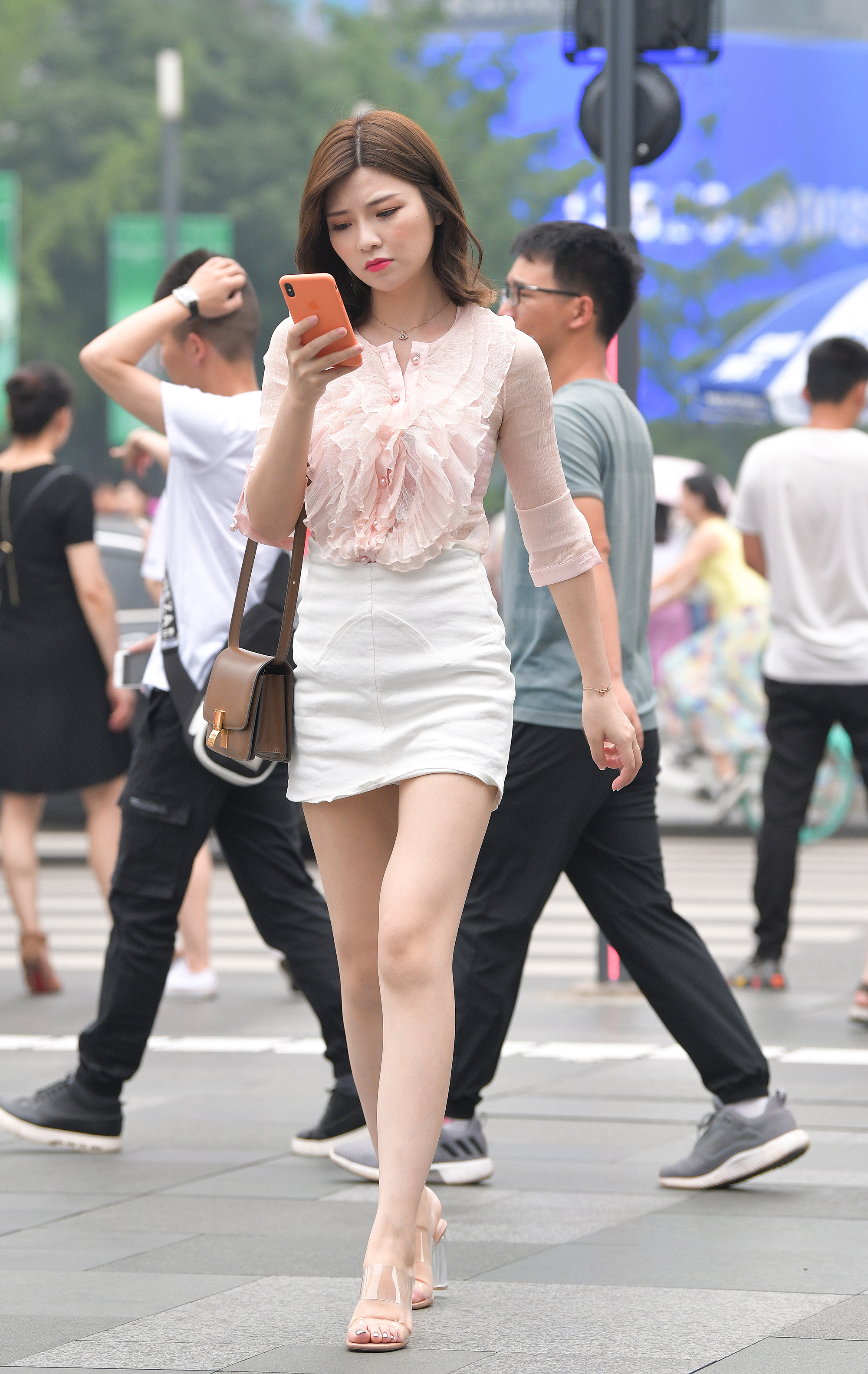  街拍鸭,魔镜街拍,裙装,美女,街拍,写真套图,MTMeng模特联盟