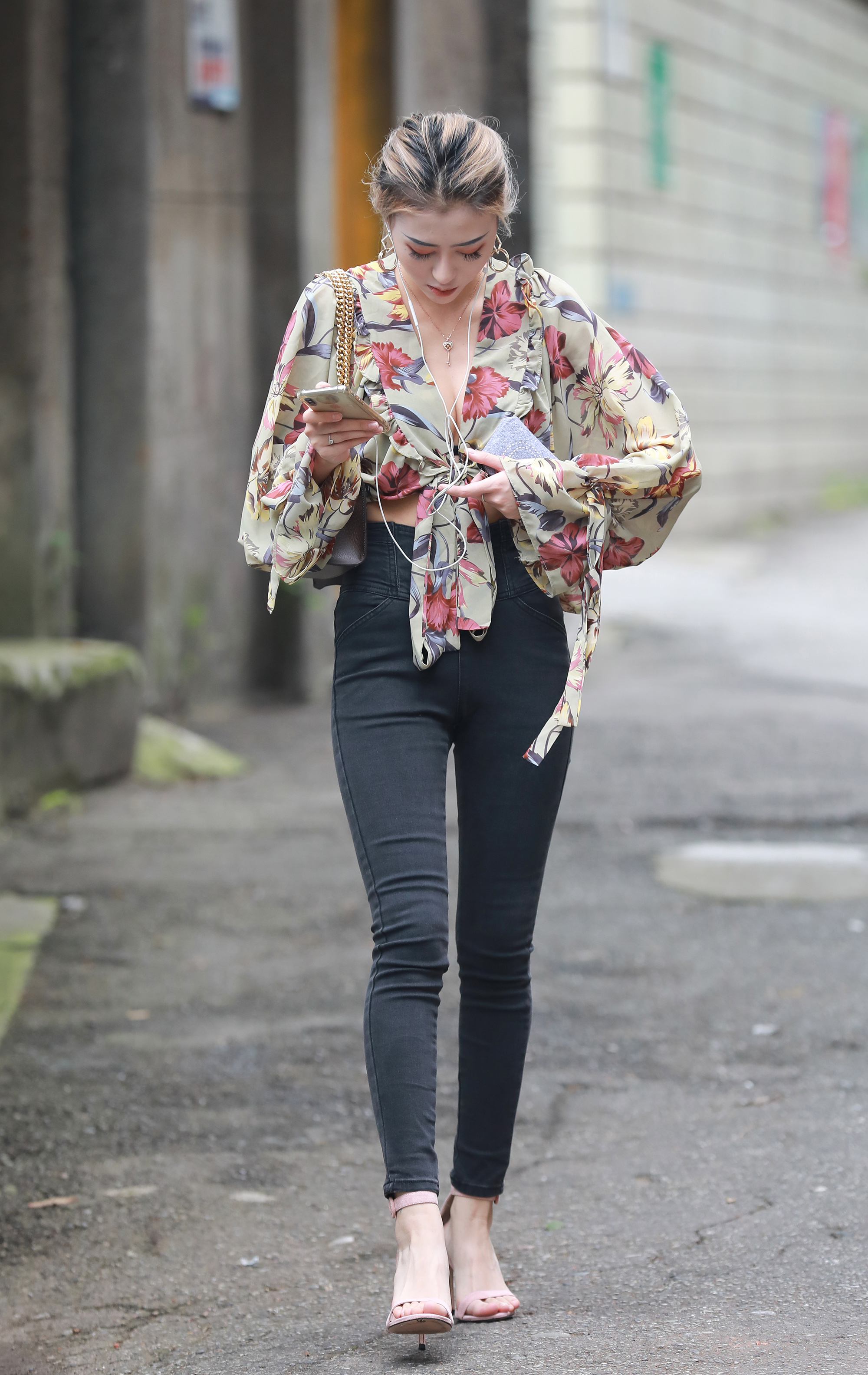  魔镜街拍,,人妻,街拍,写真套图,Youmi尤蜜