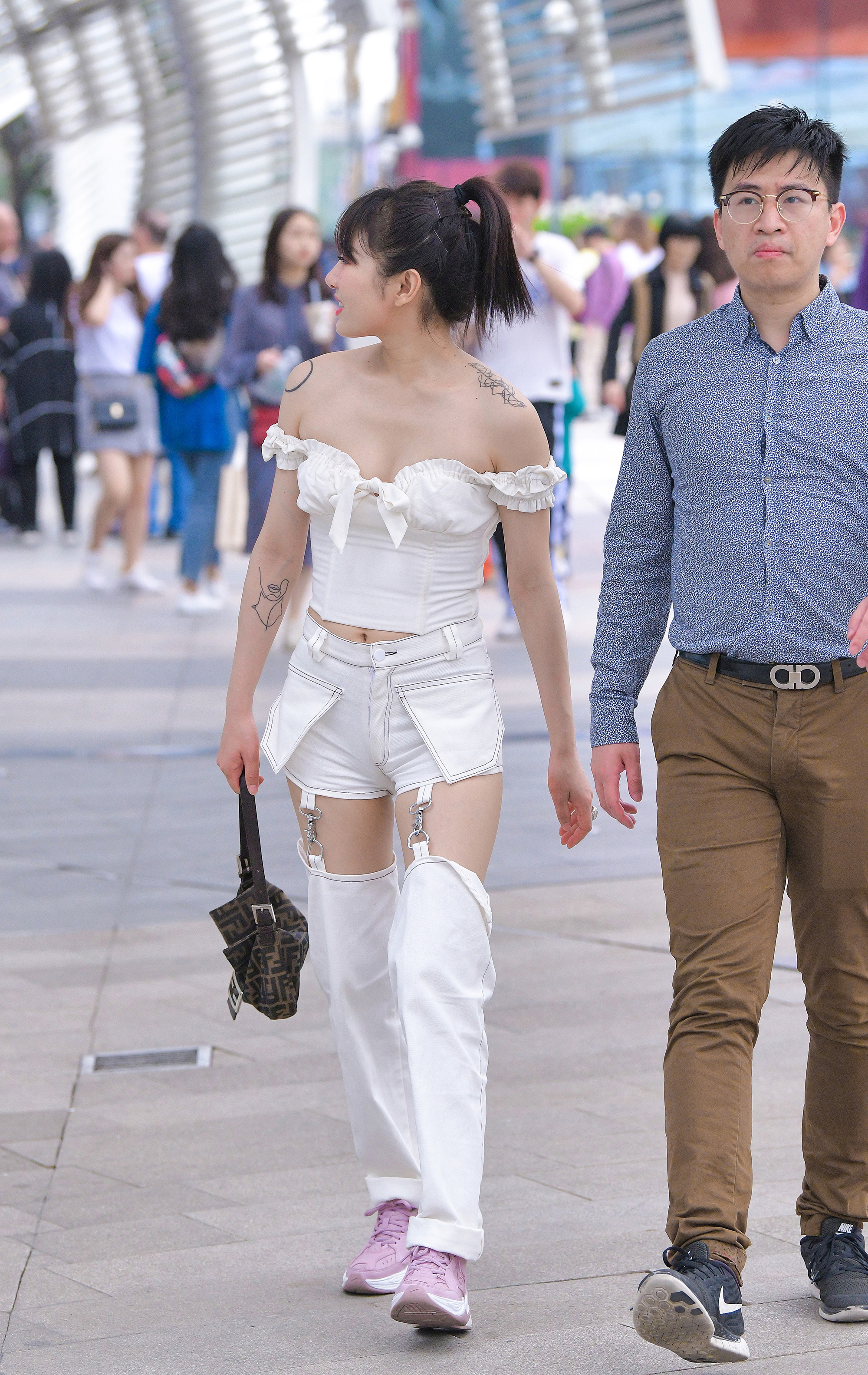  魔镜街拍,热裤,美女,街拍,写真套图,唐韵