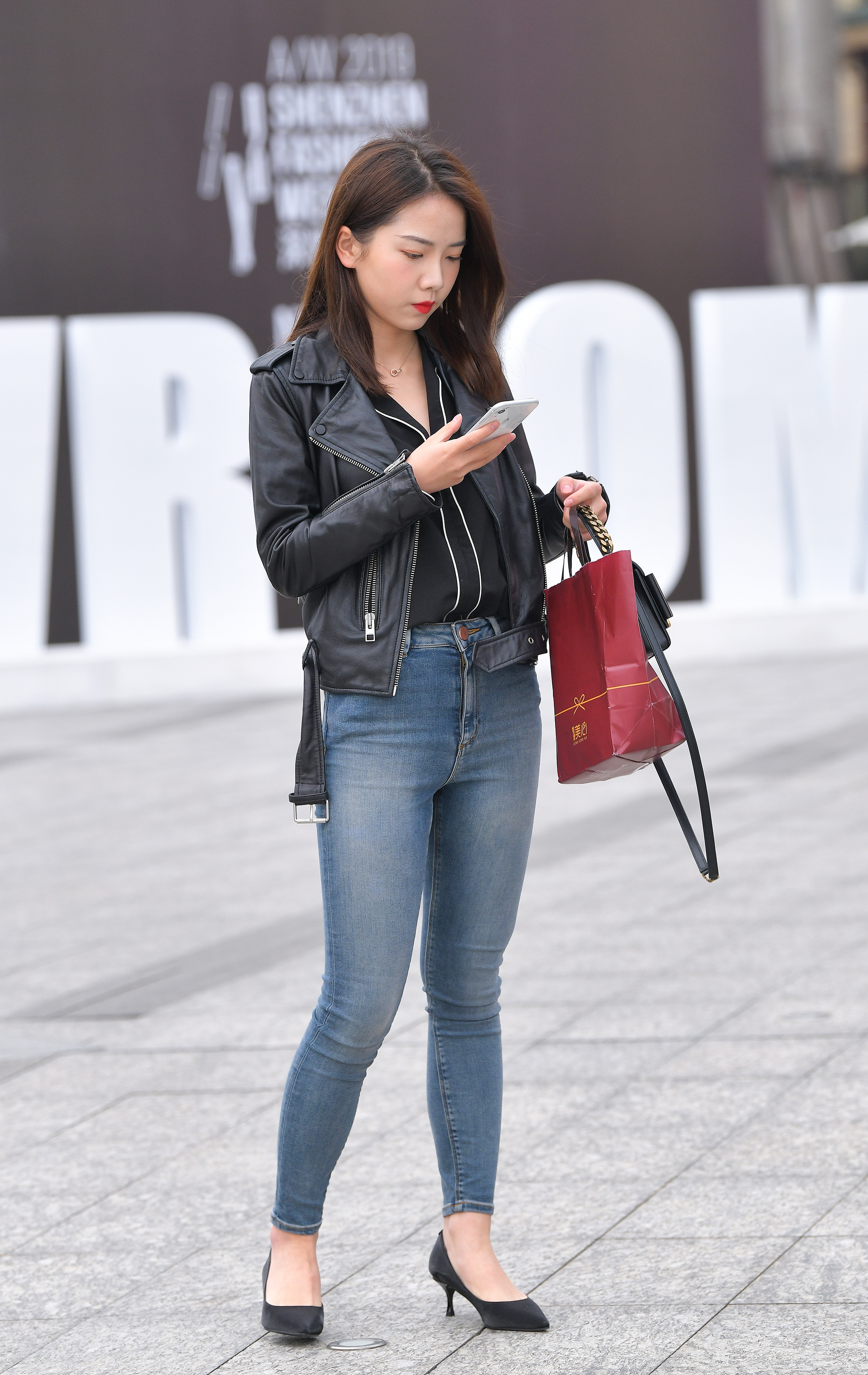  魔镜街拍,,人妻,街拍,写真套图,BoLoli波萝社新刊