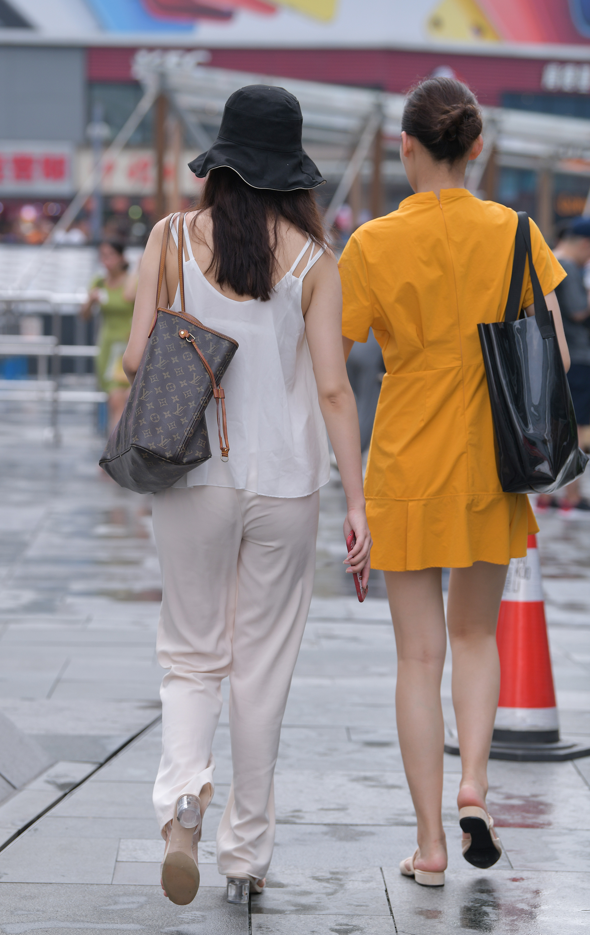  魔镜街拍,,人妻,街拍,写真套图,MiCat猫萌榜