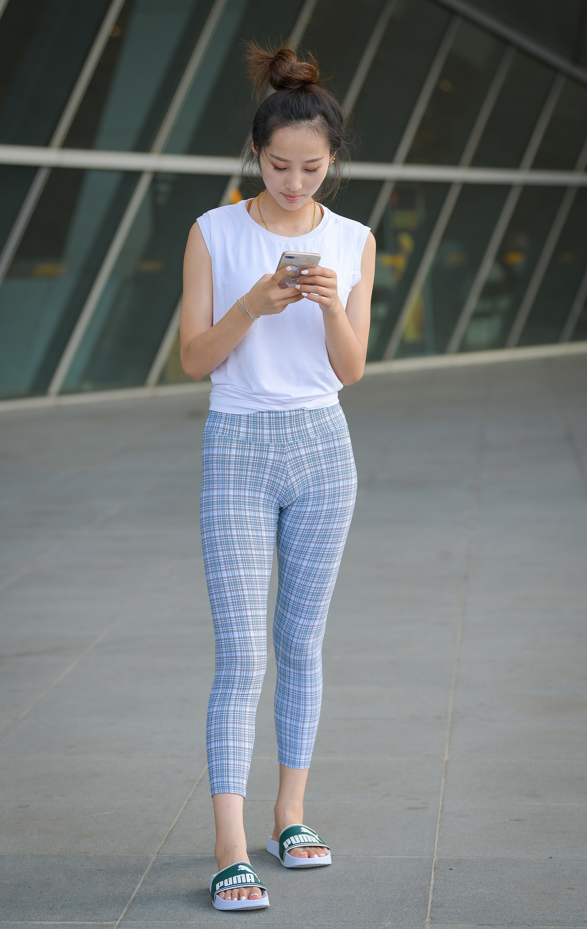  街拍鸭,魔镜街拍,紧身裤,少妇,街拍,写真套图,Candy网红馆