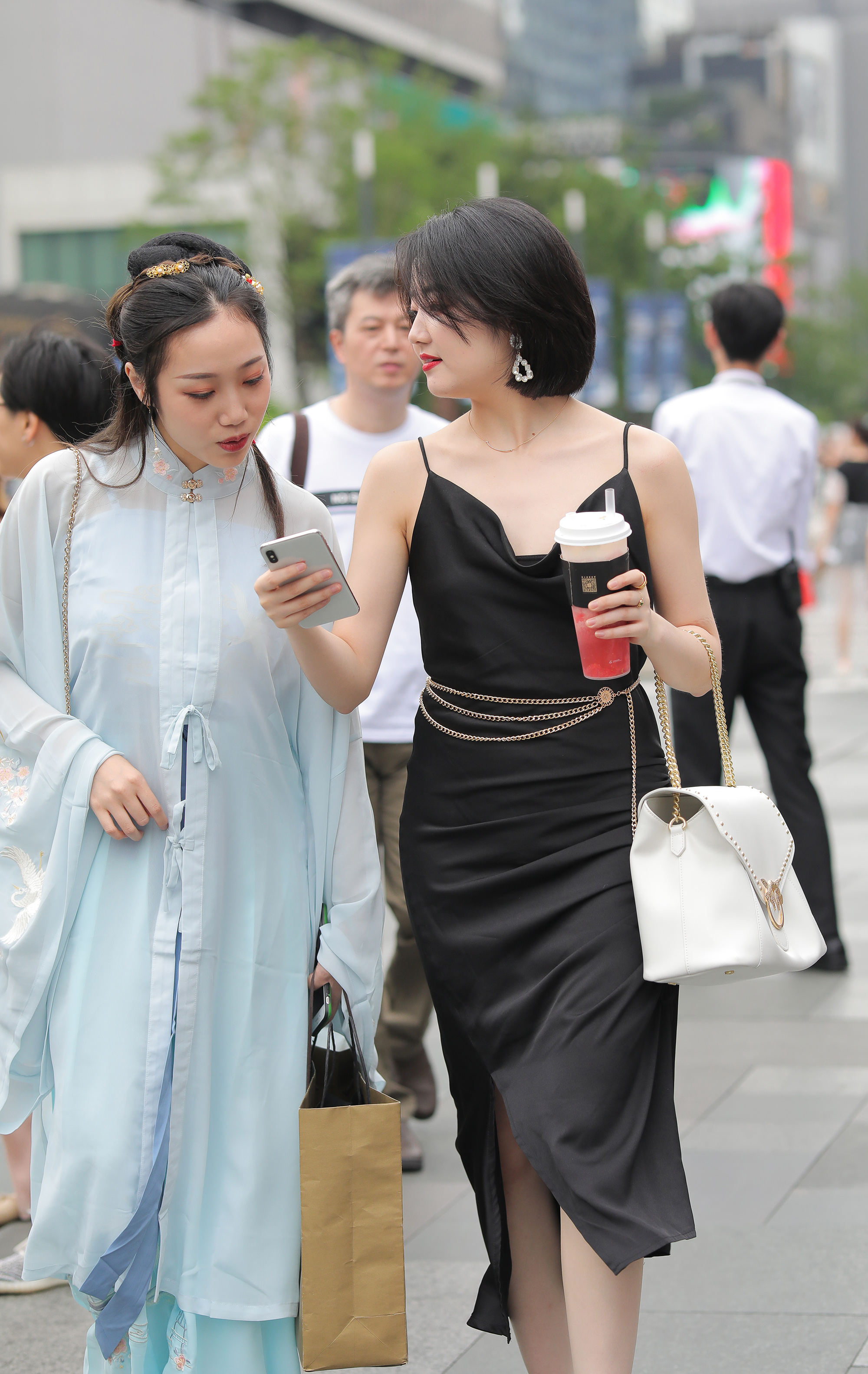  魔镜街拍,裙装,熟女,街拍,写真套图,丝月神