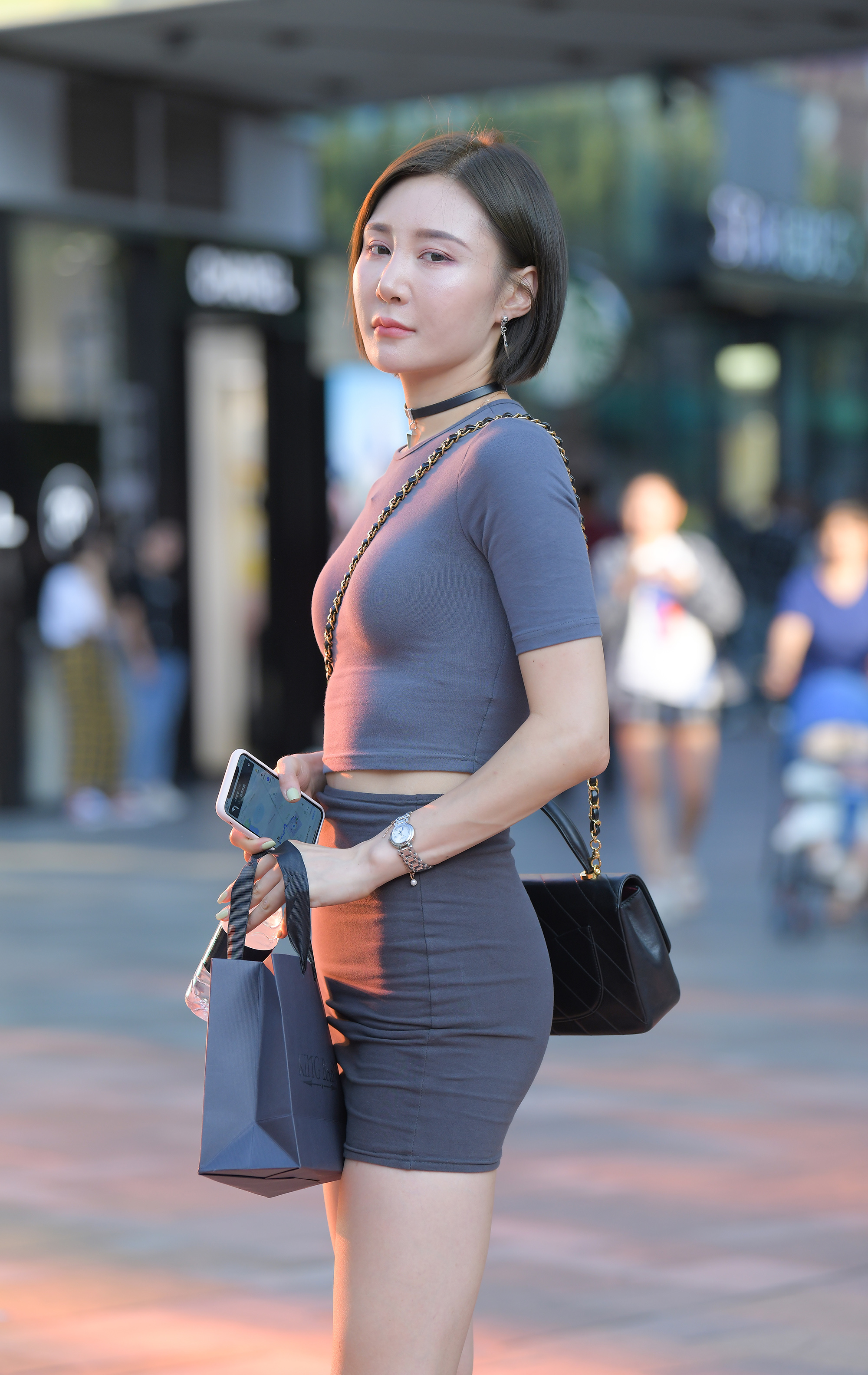  魔镜街拍,裙装,小姐姐,街拍,写真套图,一笑芳香沁