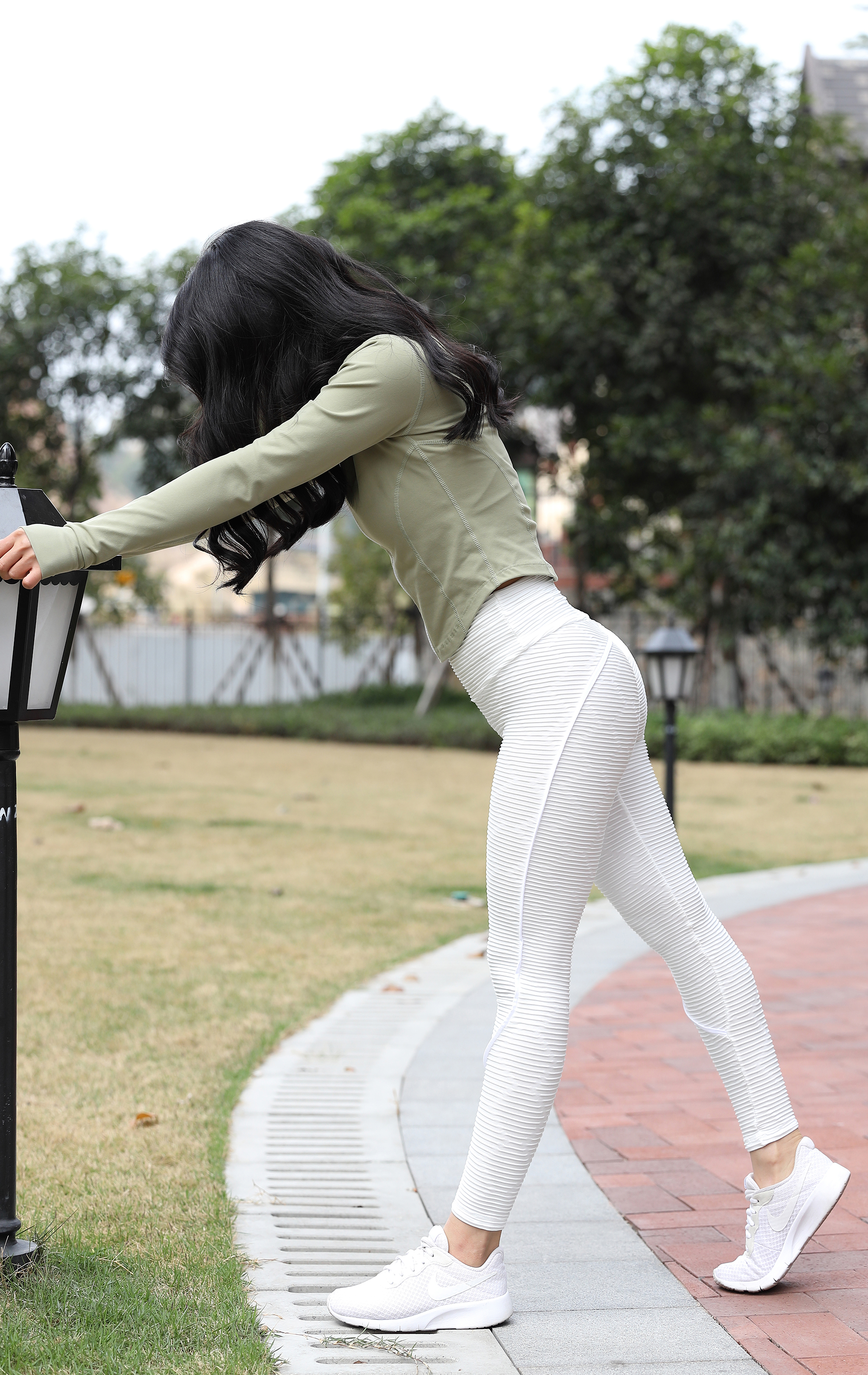  街拍鸭,魔镜街拍,紧身裤,小姐姐,街拍,写真套图,田璐璐