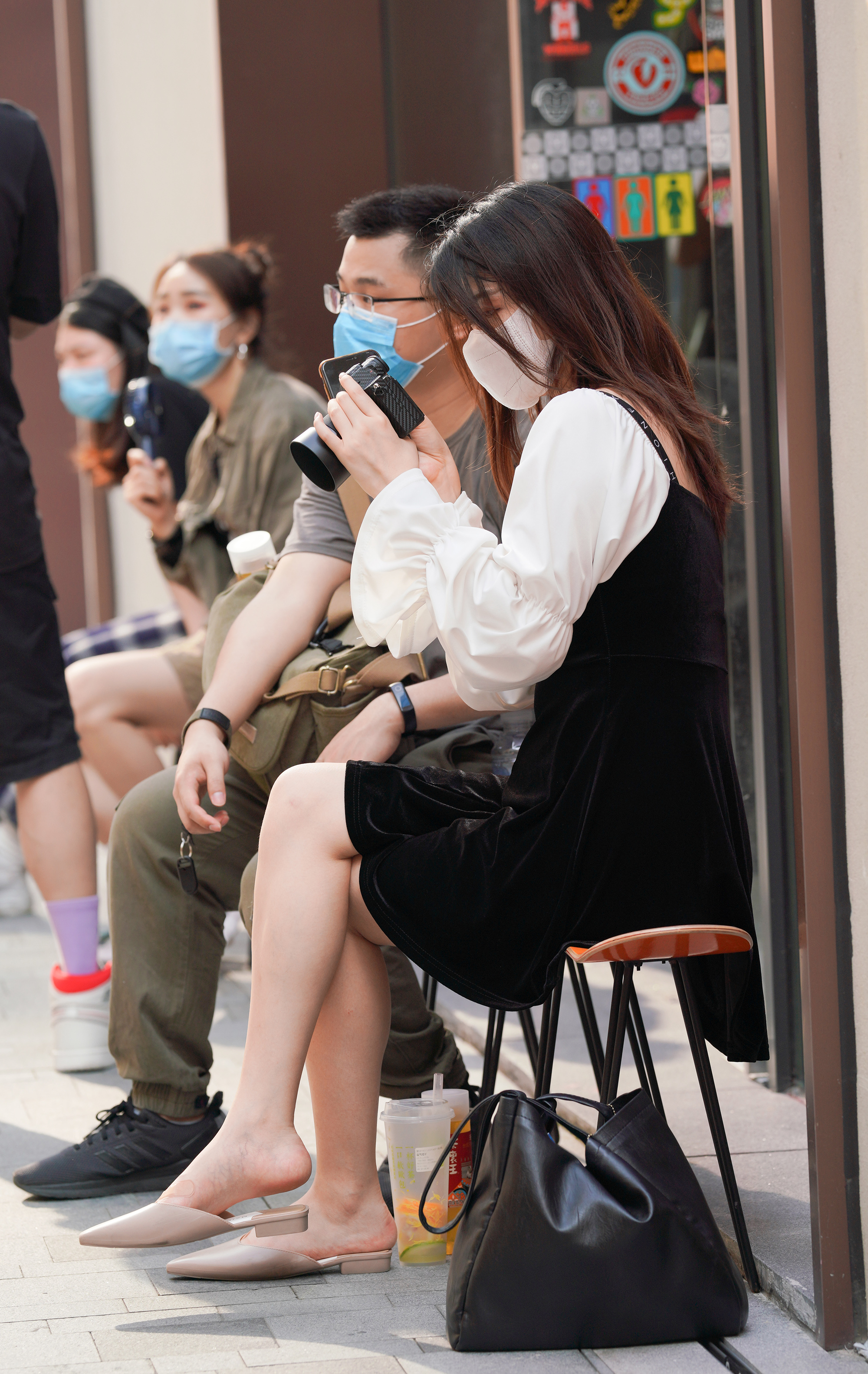  魔镜街拍,裙装,人妻,街拍,写真套图,MT蜜团