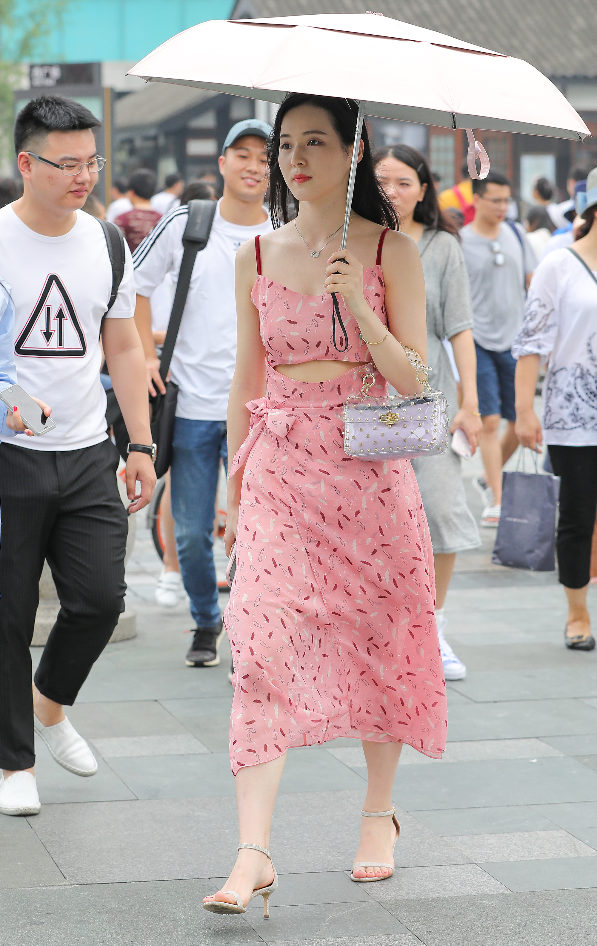  街拍鸭,魔镜街拍,街拍第一站,裙装,少妇,街拍,写真套图,MiCat猫萌榜