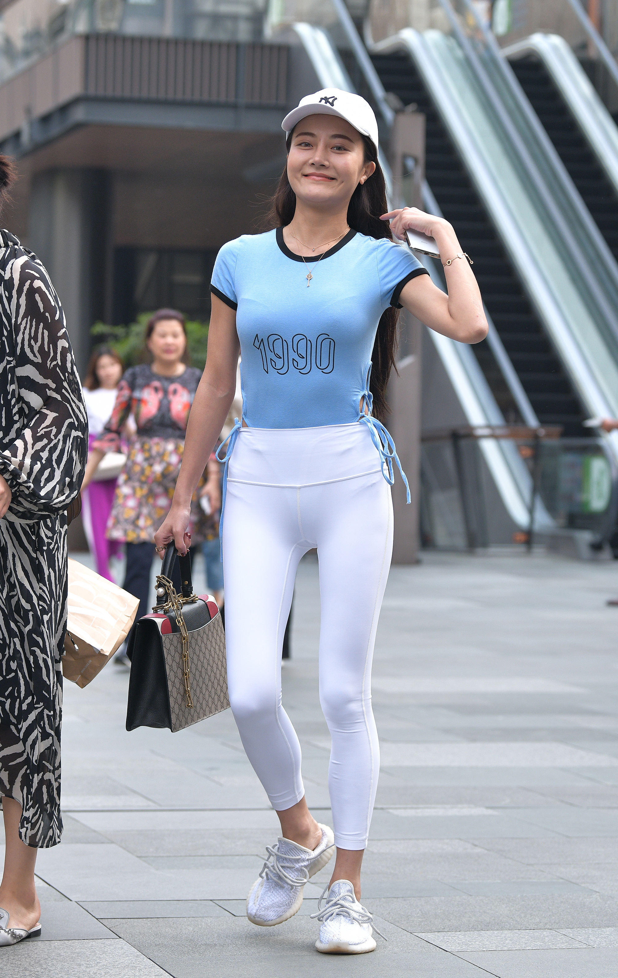  魔镜街拍,紧身裤,美女,街拍,写真套图,Kitaro绮太郎