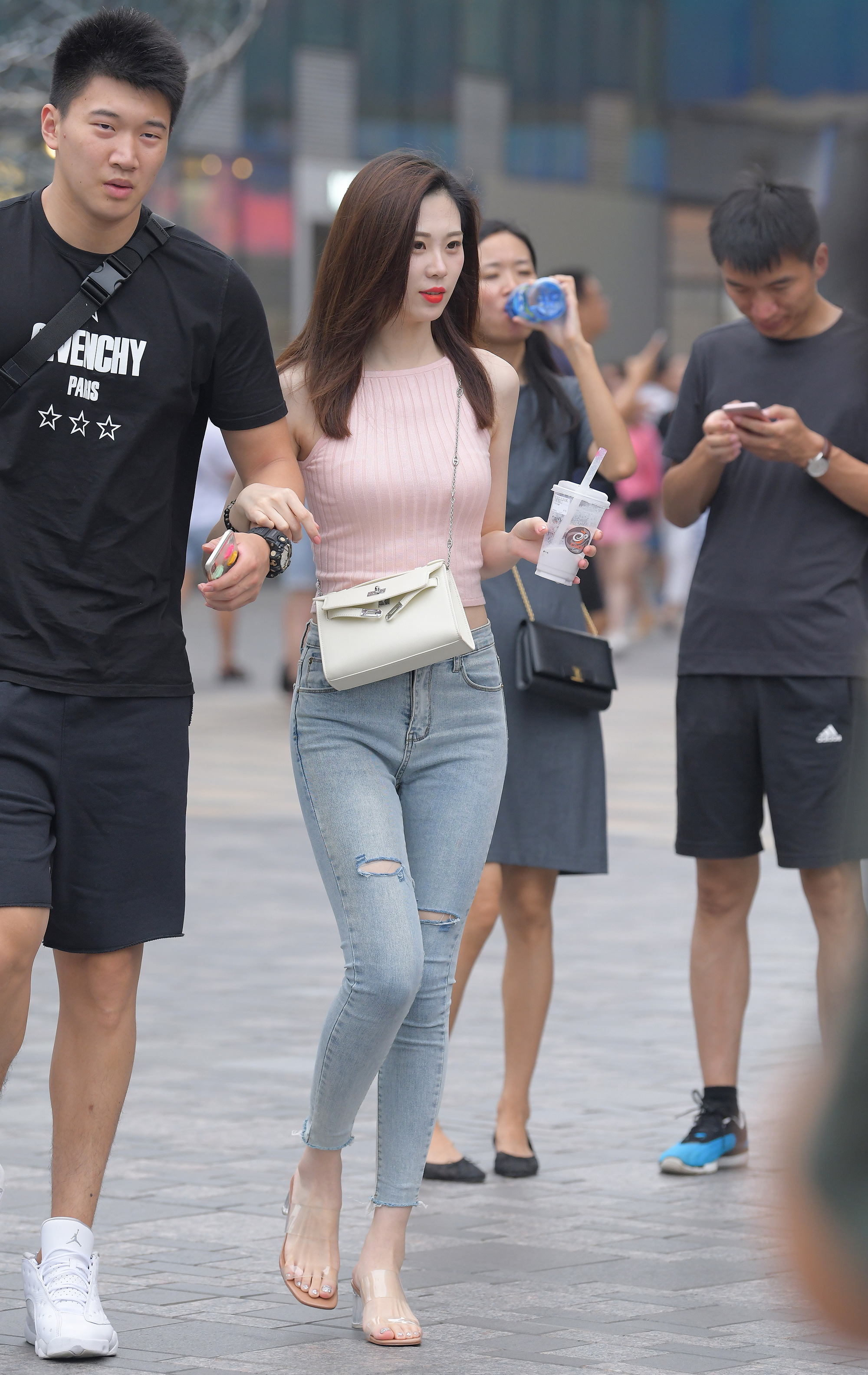  魔镜街拍,,少妇,街拍,写真套图,鱼鱼足影