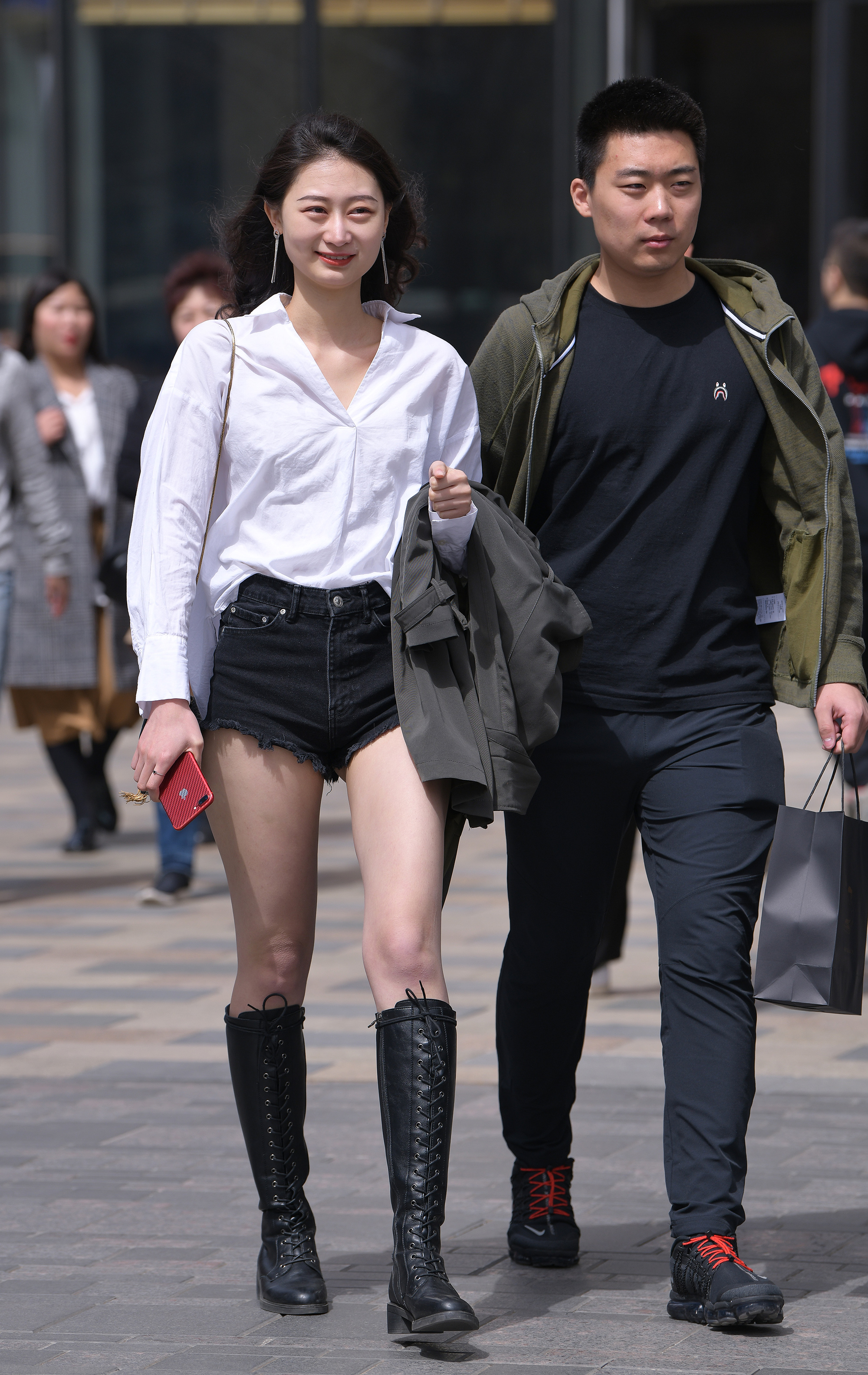  魔镜街拍,热裤,人妻,街拍,写真套图,森萝财团