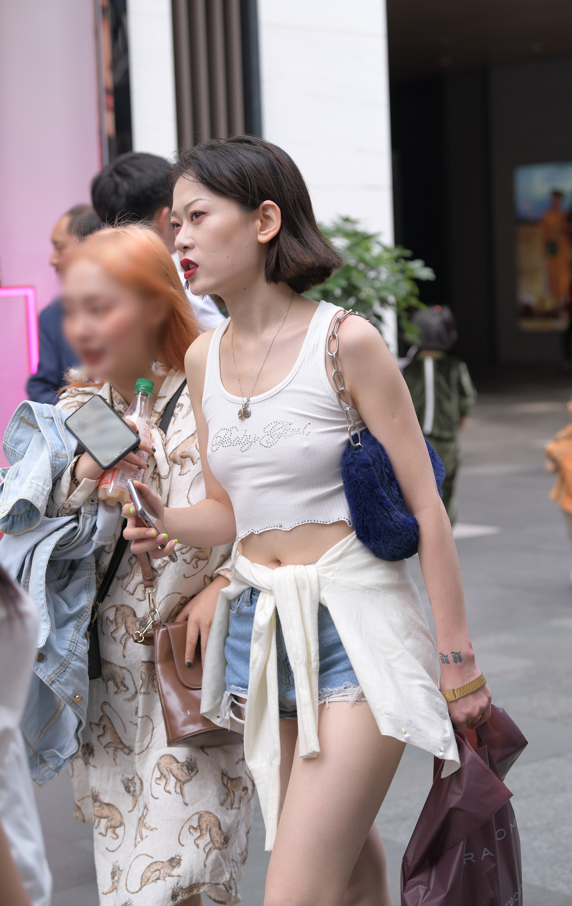  魔镜街拍,热裤,熟女,街拍,写真套图,RU1MM如壹写真