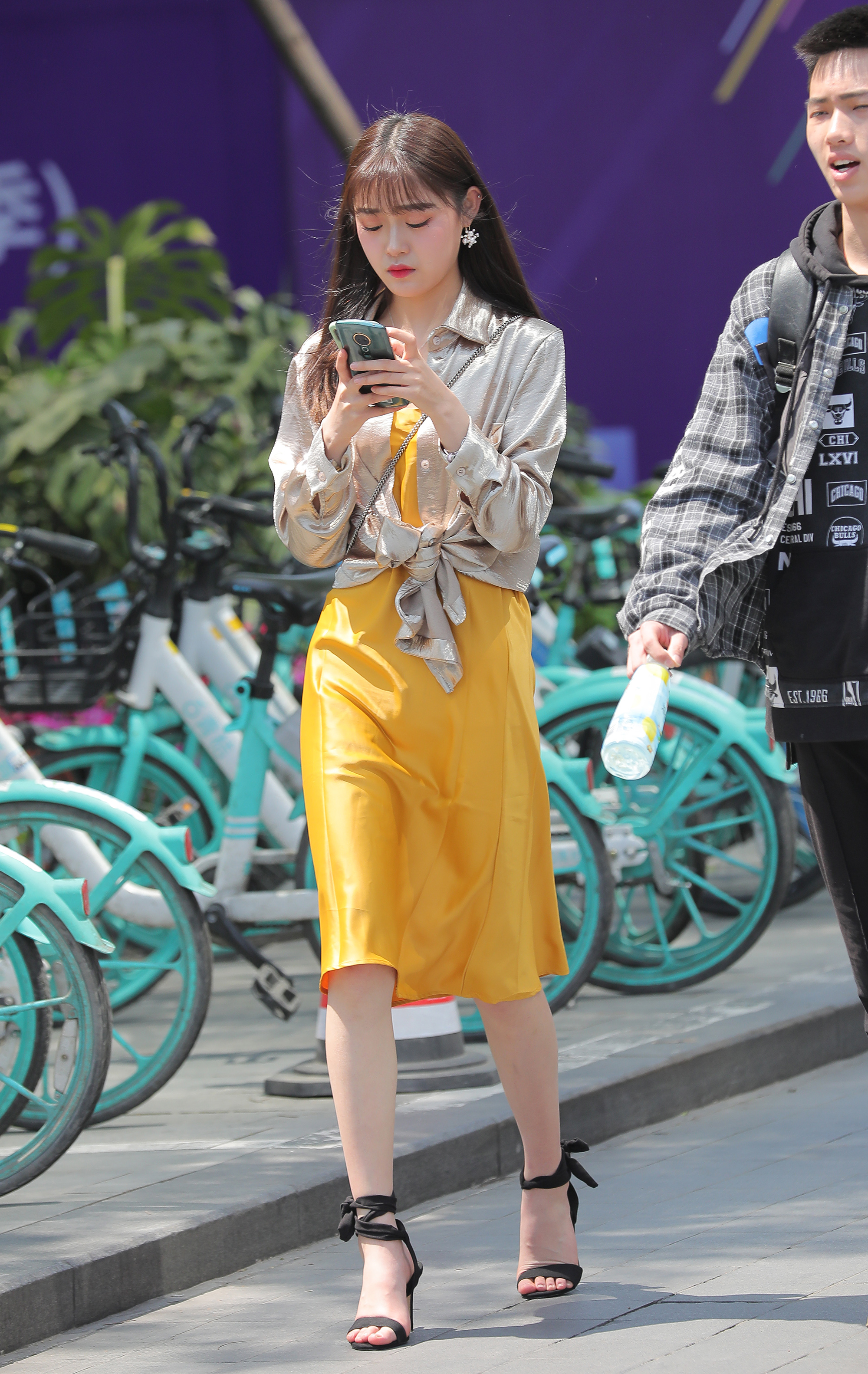  街拍鸭,魔镜街拍,裙装,人妻,街拍,写真套图,MiCat猫萌榜