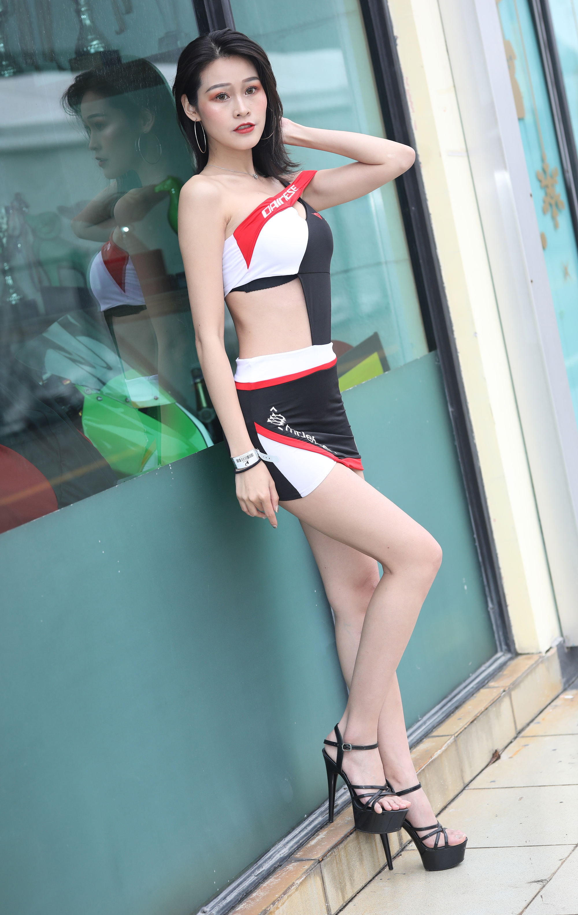  魔镜街拍,裙装,人妻,街拍,写真套图,Ligui丽柜