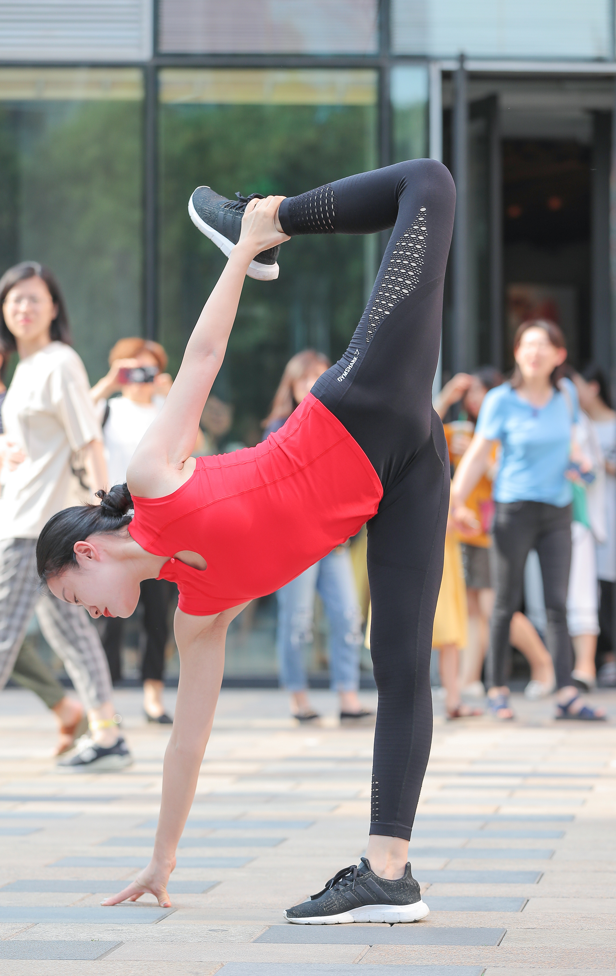  街拍鸭,魔镜街拍,紧身裤,美女,街拍,写真套图,SUNGIRL阳光宝贝