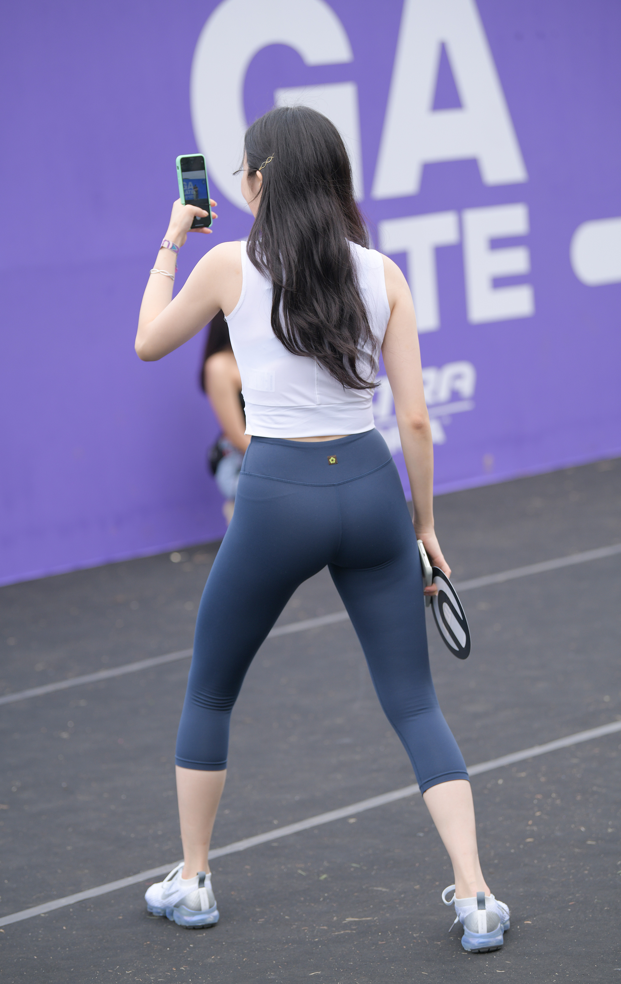  魔镜街拍,紧身裤,人妻,街拍,写真套图,GALLI嘉丽