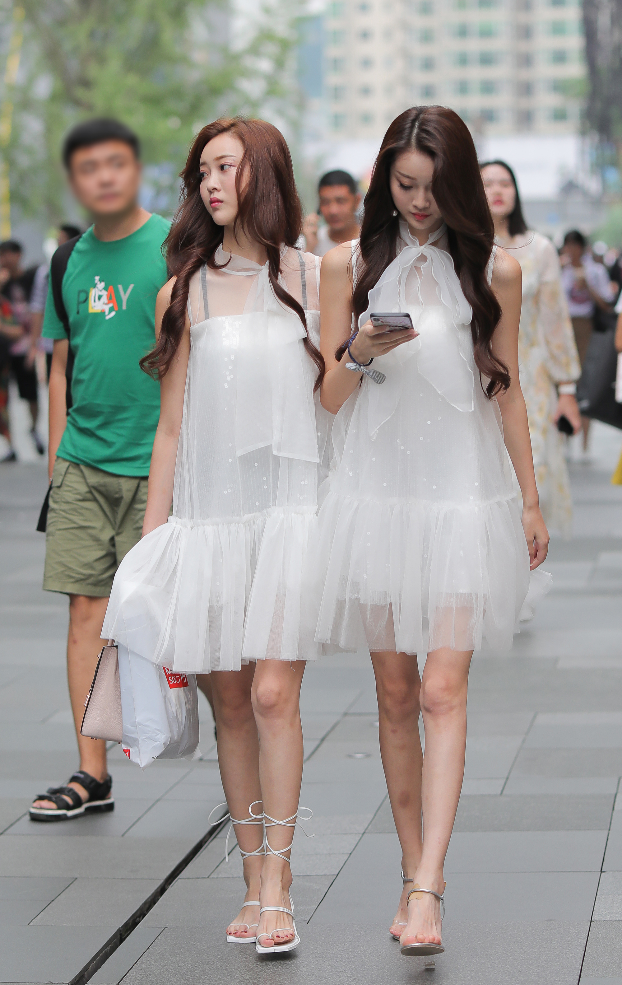  魔镜街拍,裙装,少妇,街拍,写真套图,誉铭传媒