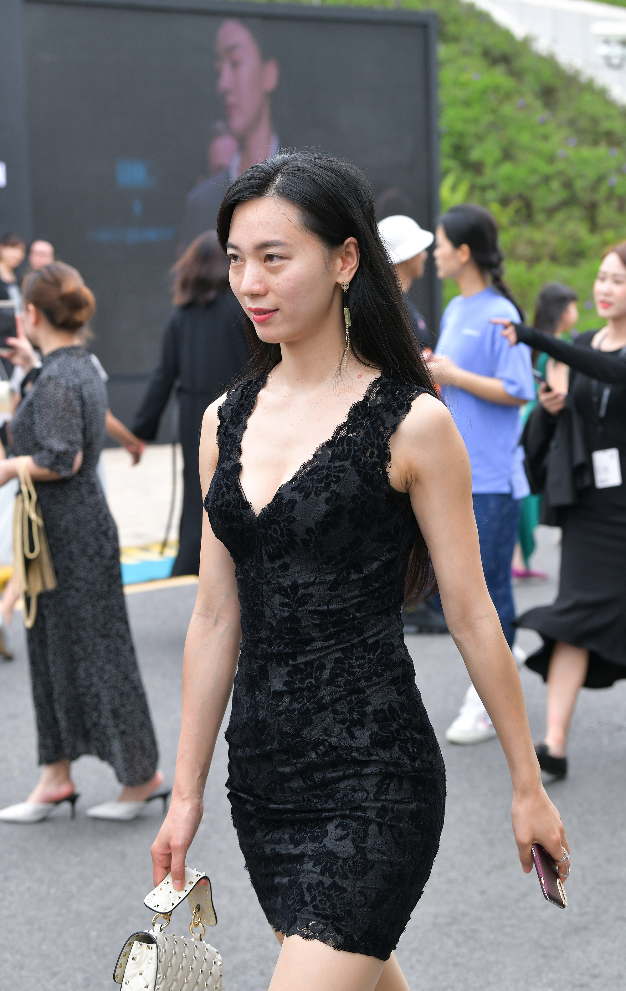  魔镜街拍,裙装,丝袜,人妻,街拍,写真套图,yui金鱼