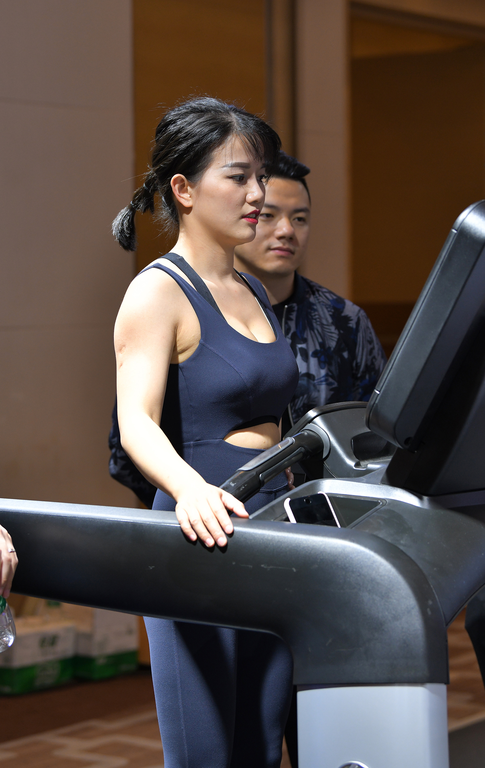  魔镜街拍,紧身裤,熟女,街拍,写真套图,猫君君MaoJun