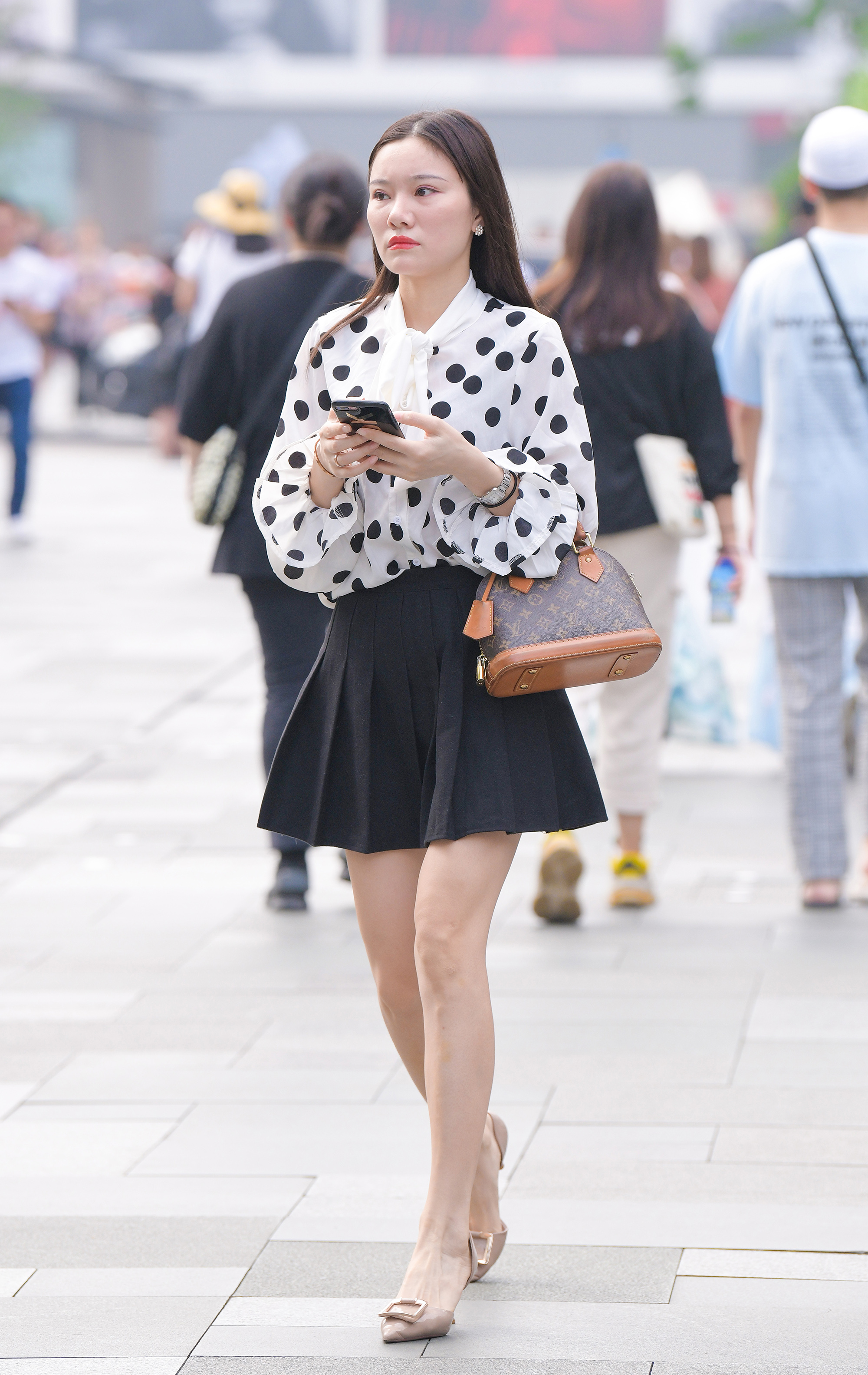  魔镜街拍,裙装,小姐姐,街拍,写真套图,户外街拍系列