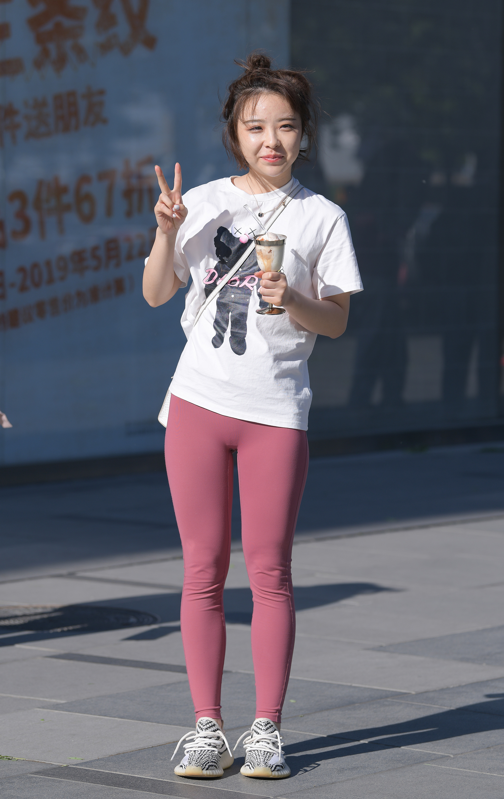  魔镜街拍,紧身裤,美女,街拍,写真套图,周叽是可爱兔兔