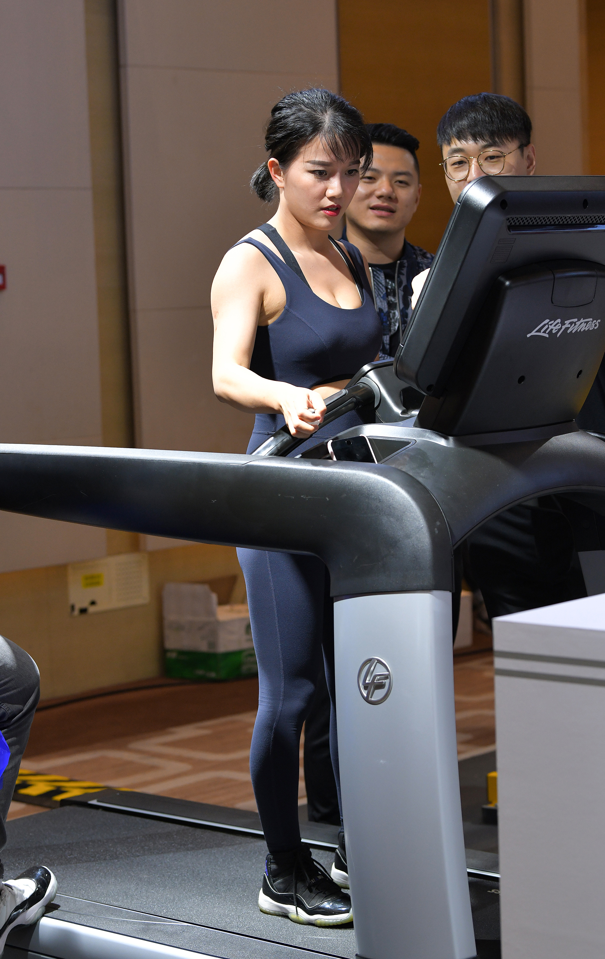  魔镜街拍,紧身裤,熟女,街拍,写真套图,西尔酱