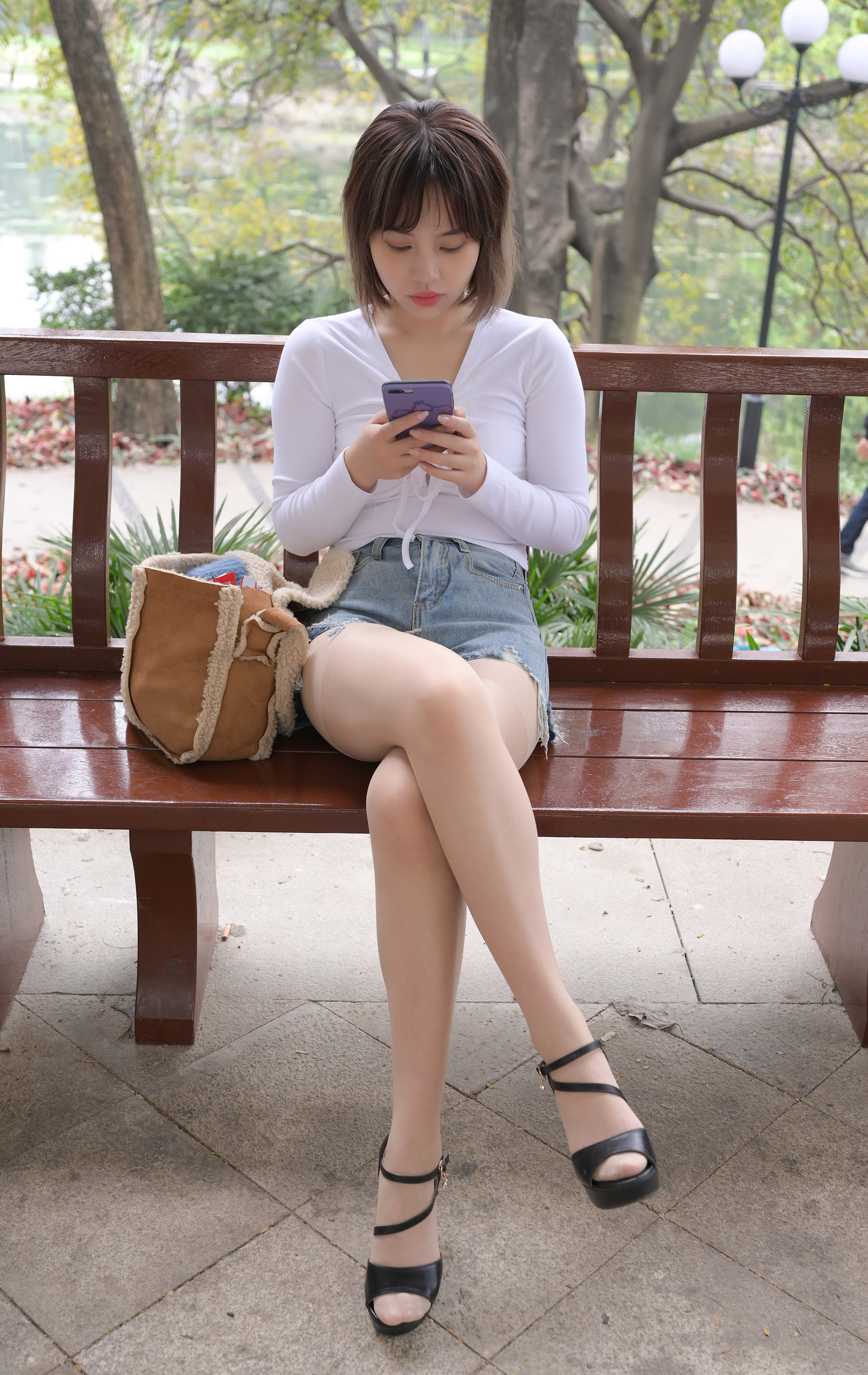  街拍鸭,魔镜街拍,丝袜,热裤,人妻,街拍,写真套图,SUNGIRL阳光宝贝