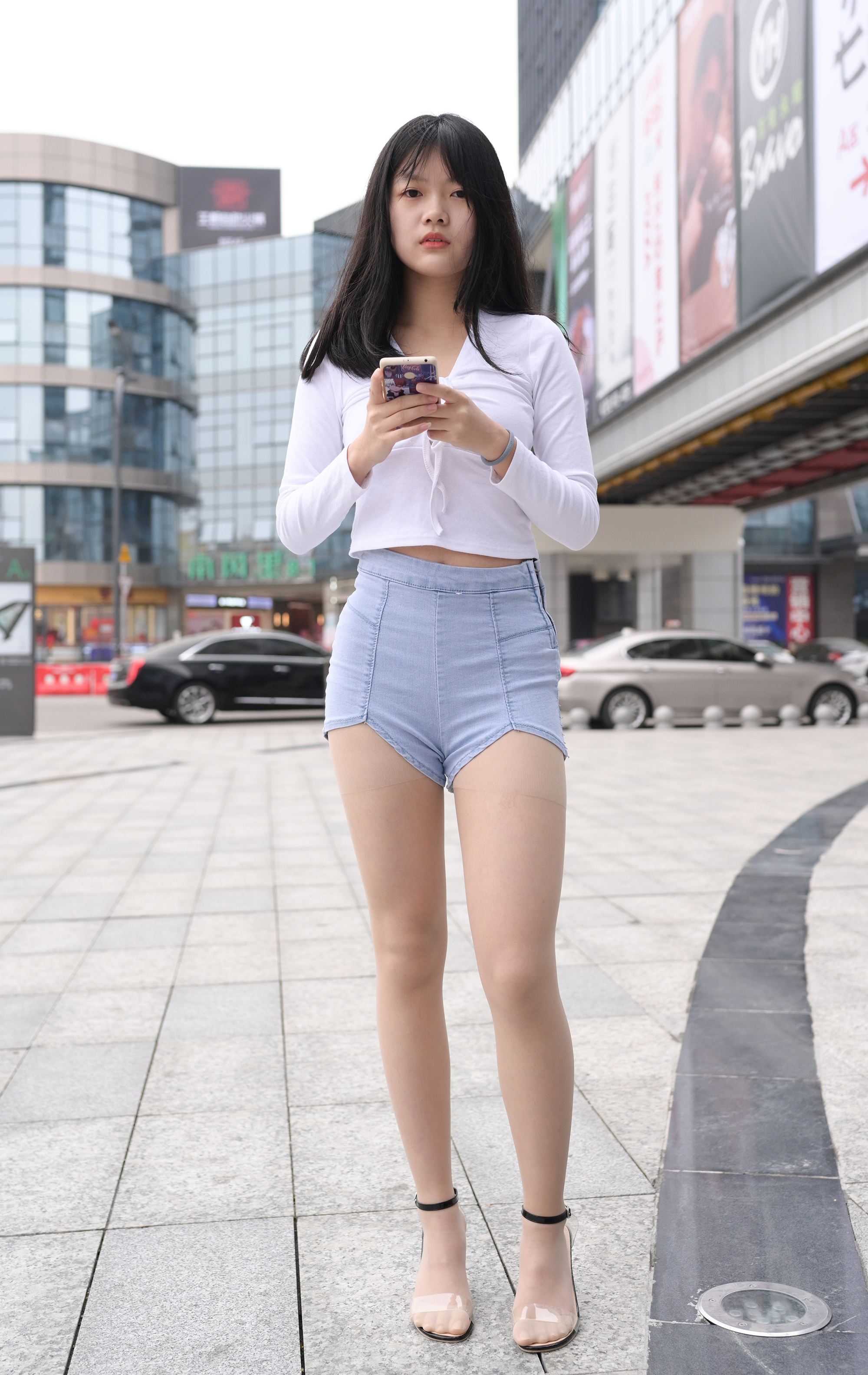  街拍鸭,魔镜街拍,丝袜,热裤,少妇,街拍,写真套图,KelaGirls克拉女神