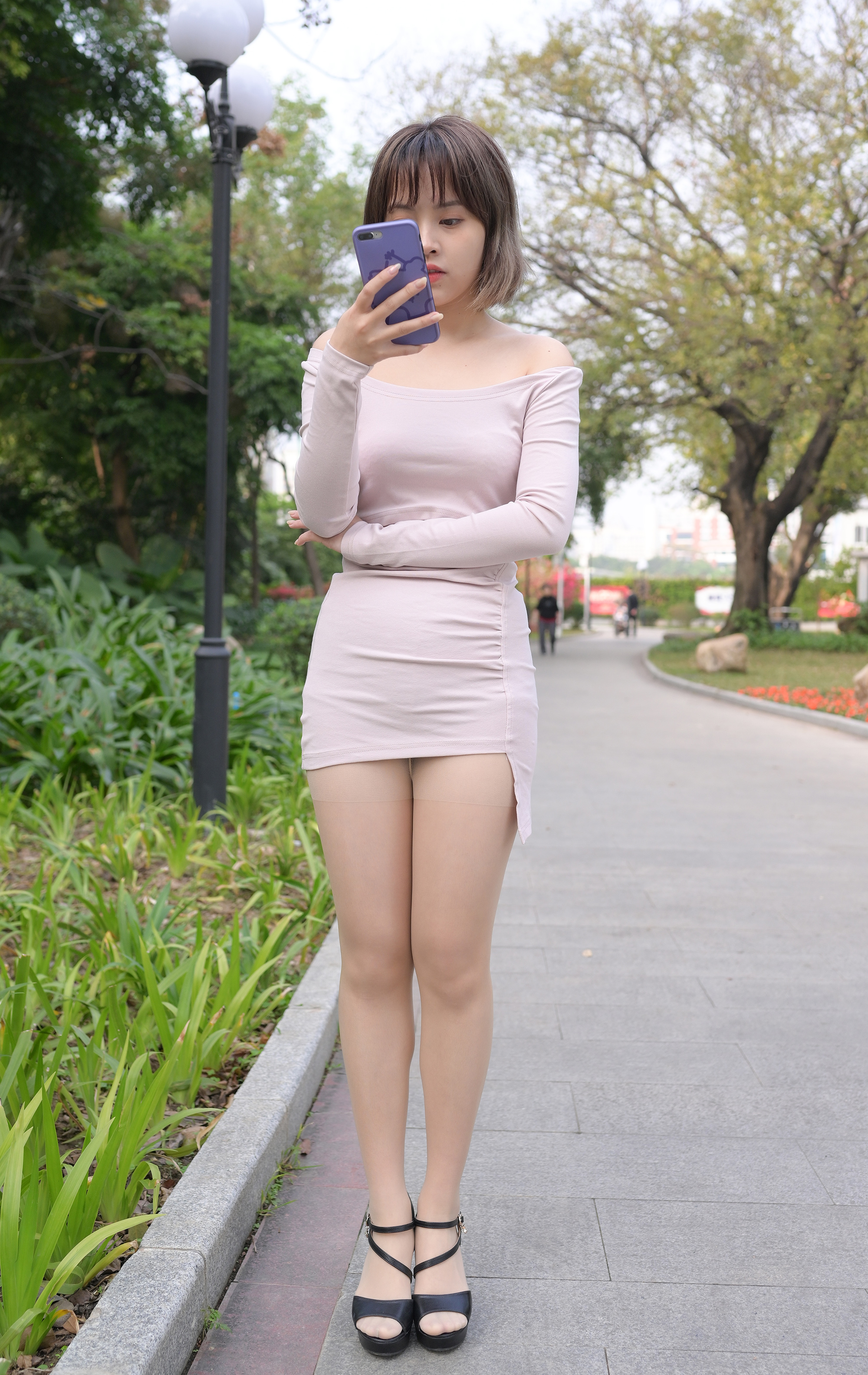  街拍鸭,魔镜街拍,丝袜,裙装,少妇,街拍,写真套图,TouTiao头条女神