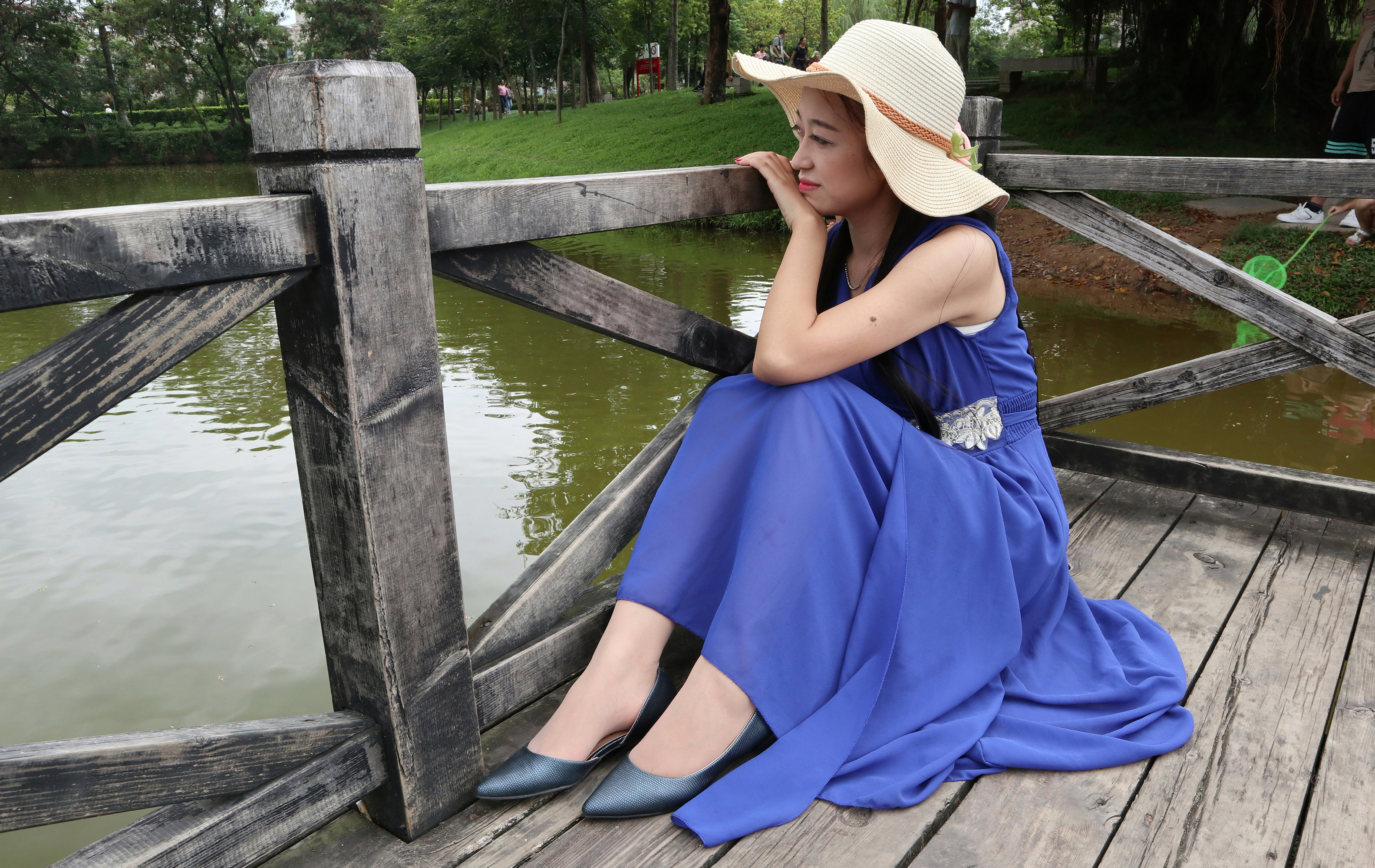  街拍鸭,魔镜街拍,丝袜,裙装,小姐姐,街拍,写真套图,喵喵的喵吖