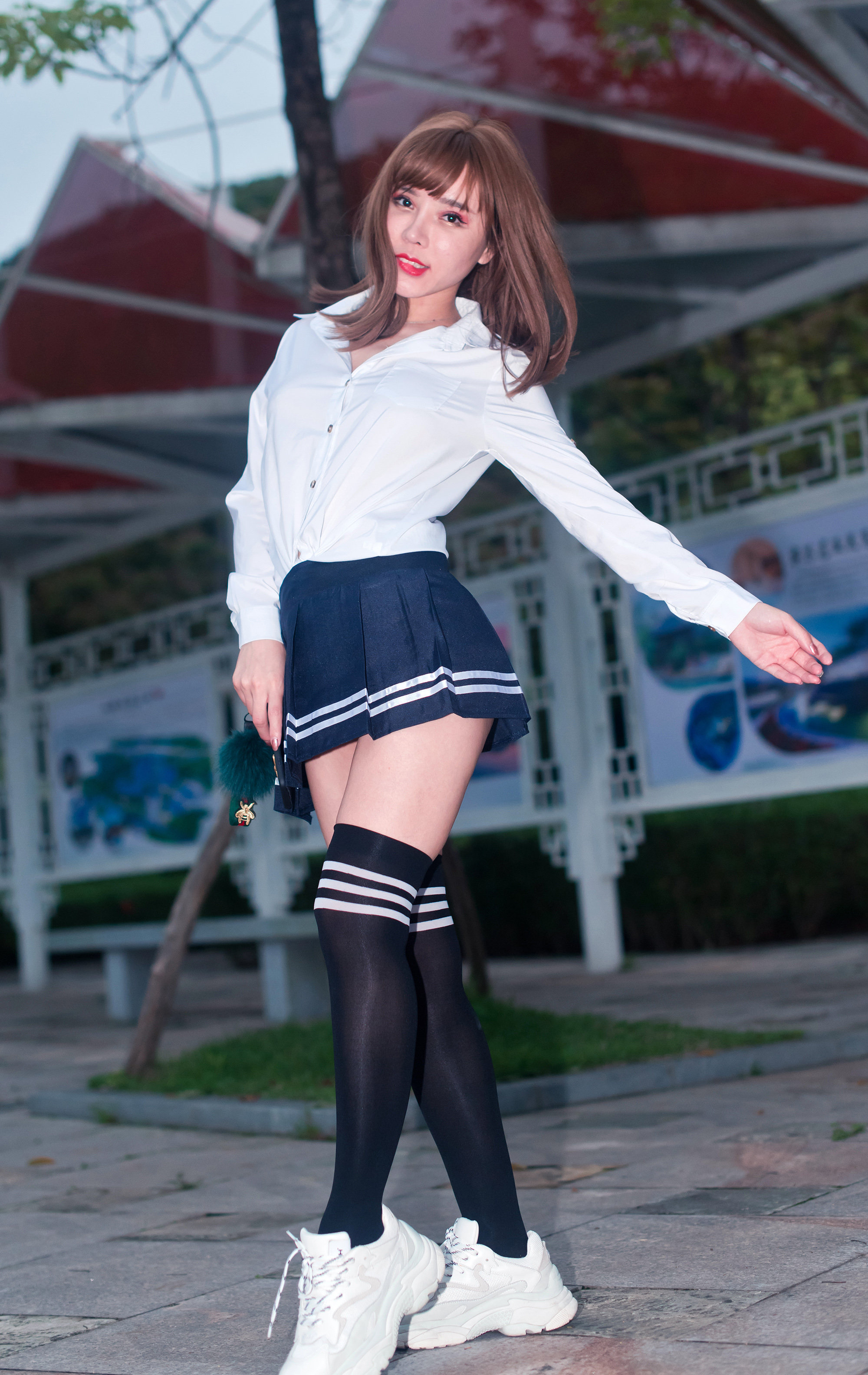 小青 街拍鸭,魔镜街拍,丝袜,裙装,人妻,街拍,写真套图,MTMeng模特联盟