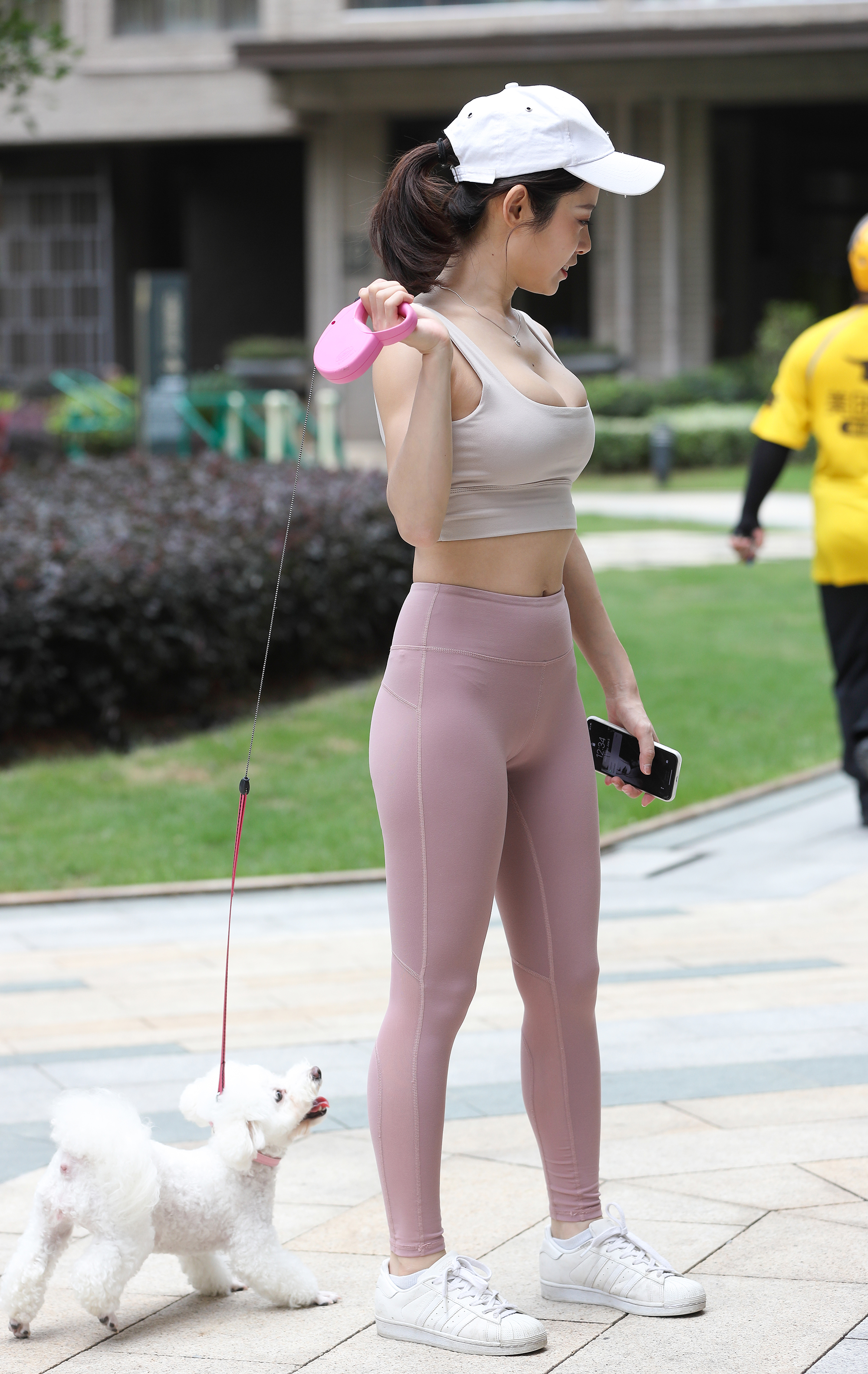 本能 街拍鸭,魔镜街拍,紧身裤,美女,街拍,写真套图,Tukmo兔几盟