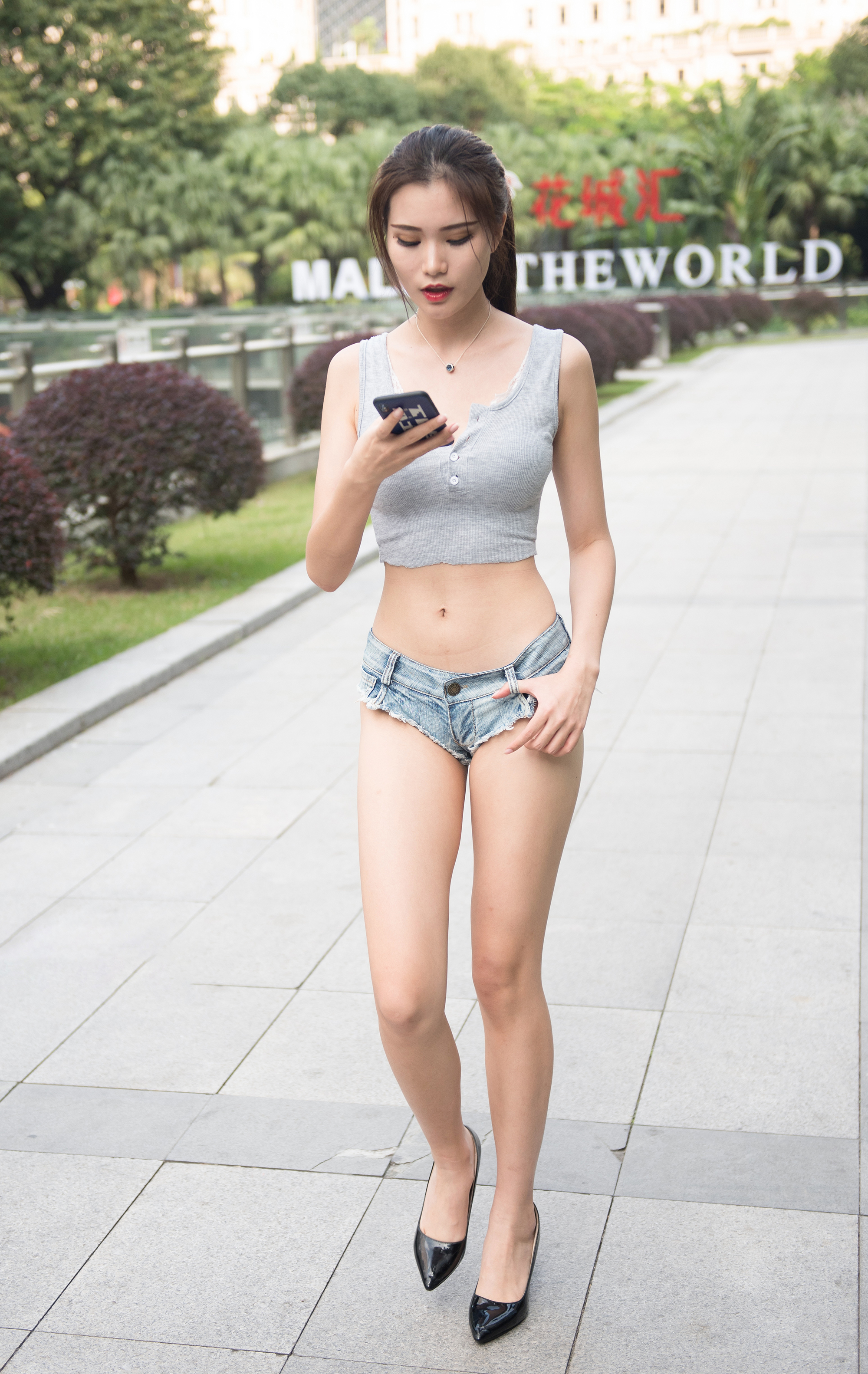 婷婷 街拍鸭,魔镜街拍,热裤,熟女,街拍,写真套图,风之领域