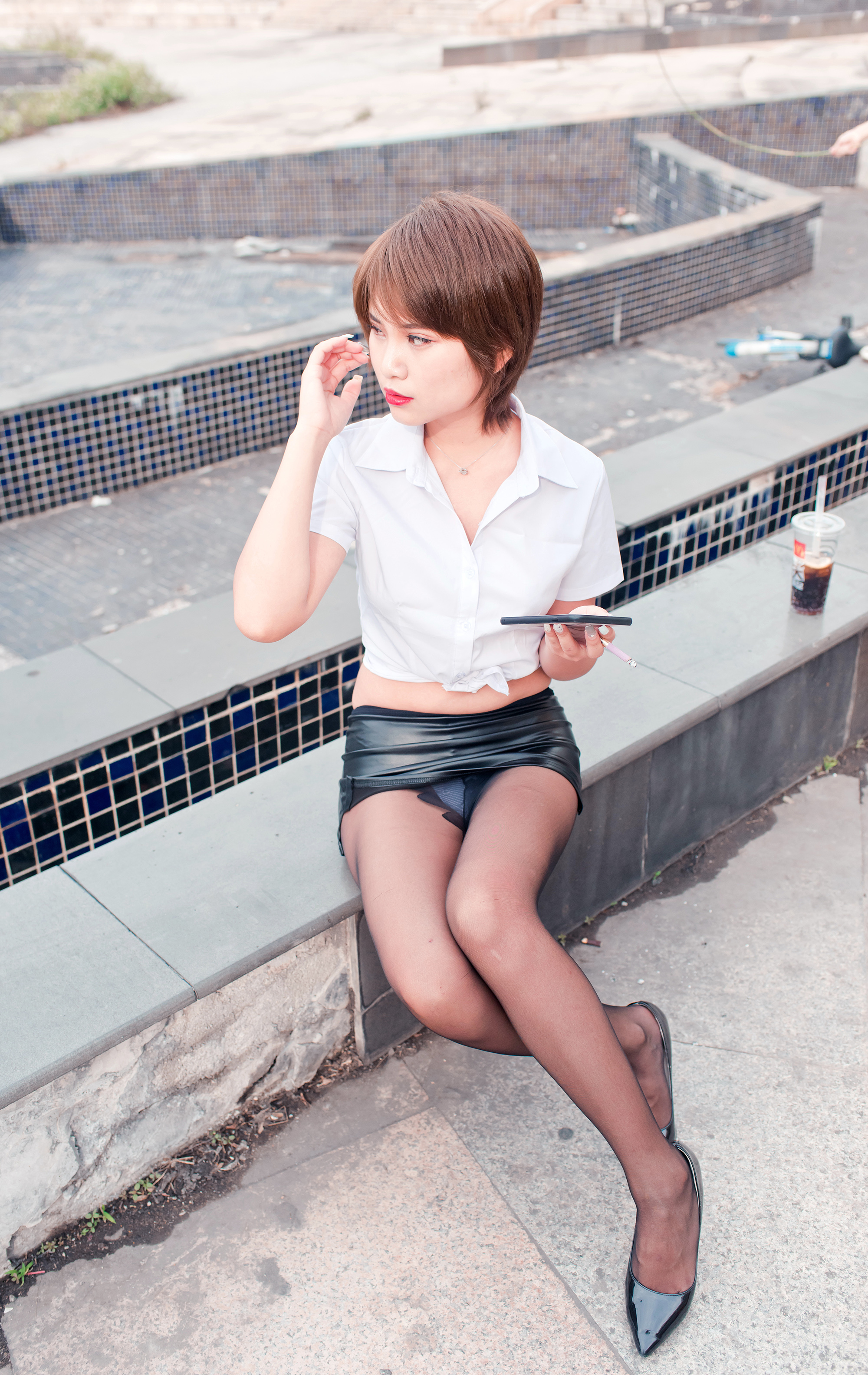  街拍鸭,魔镜街拍,丝袜,裙装,美女,街拍,写真套图,ROSI写真