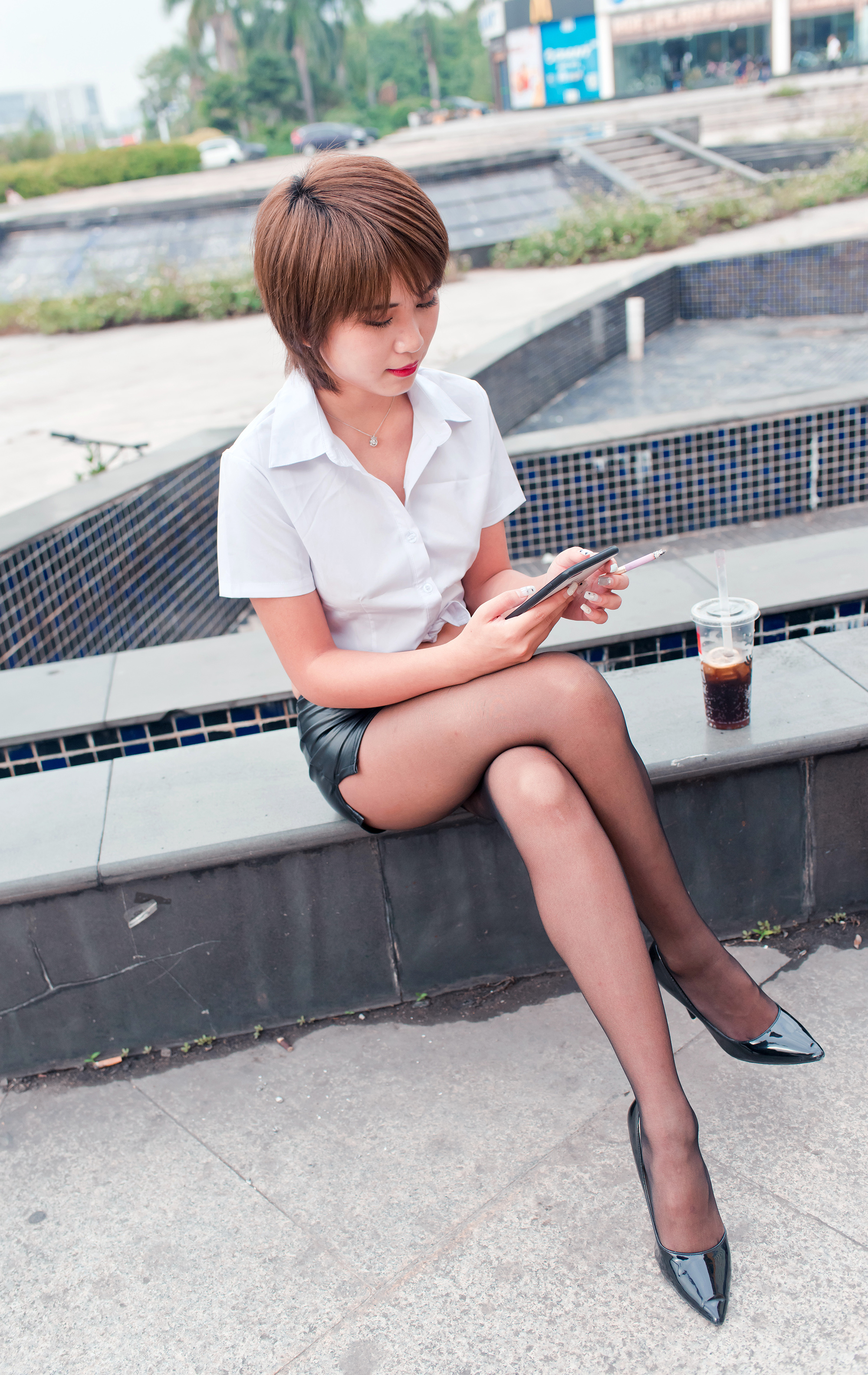  街拍鸭,魔镜街拍,丝袜,裙装,人妻,街拍,写真套图,MiStar魅妍社