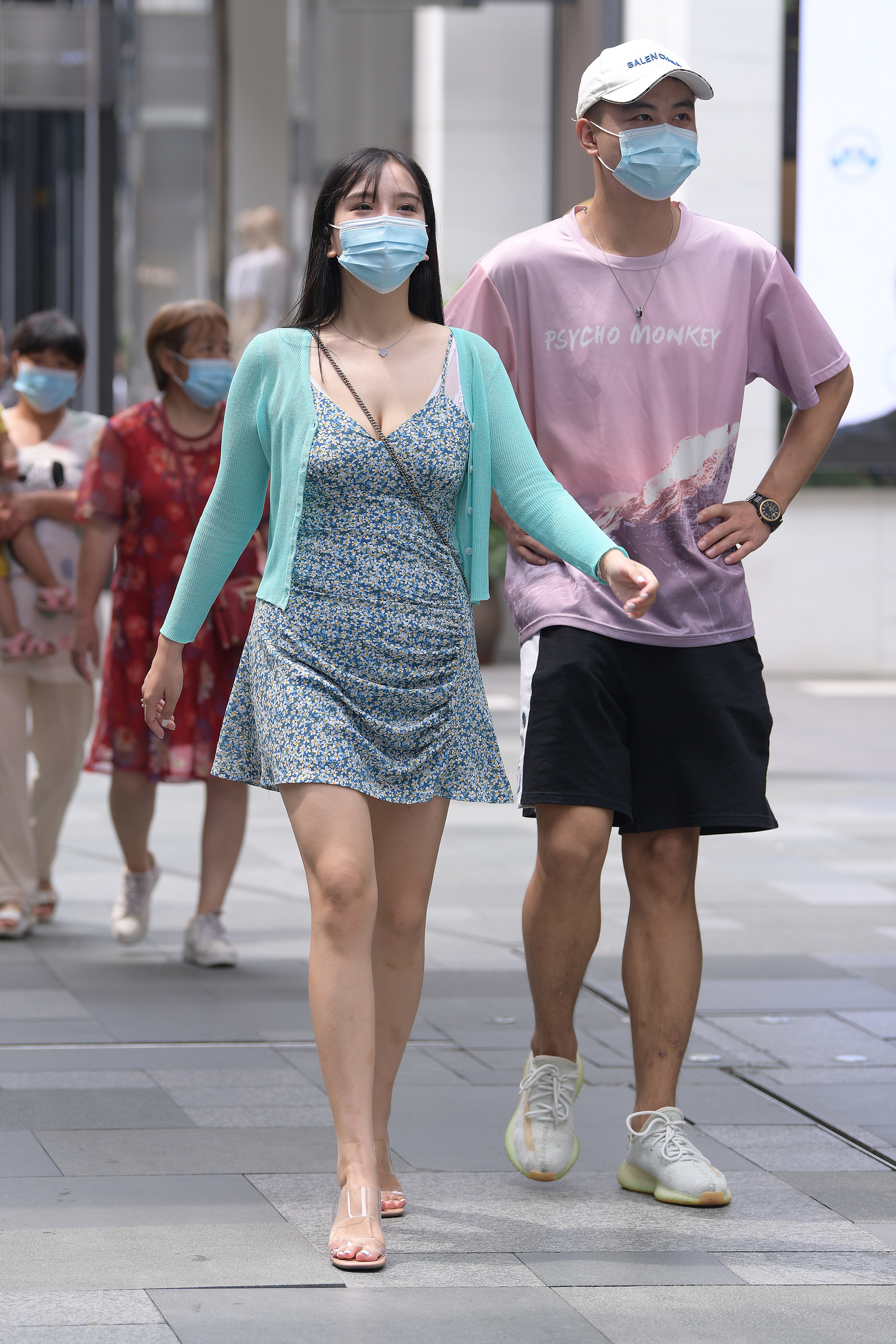  魔镜街拍,裙装,少妇,街拍,写真套图,弥音音