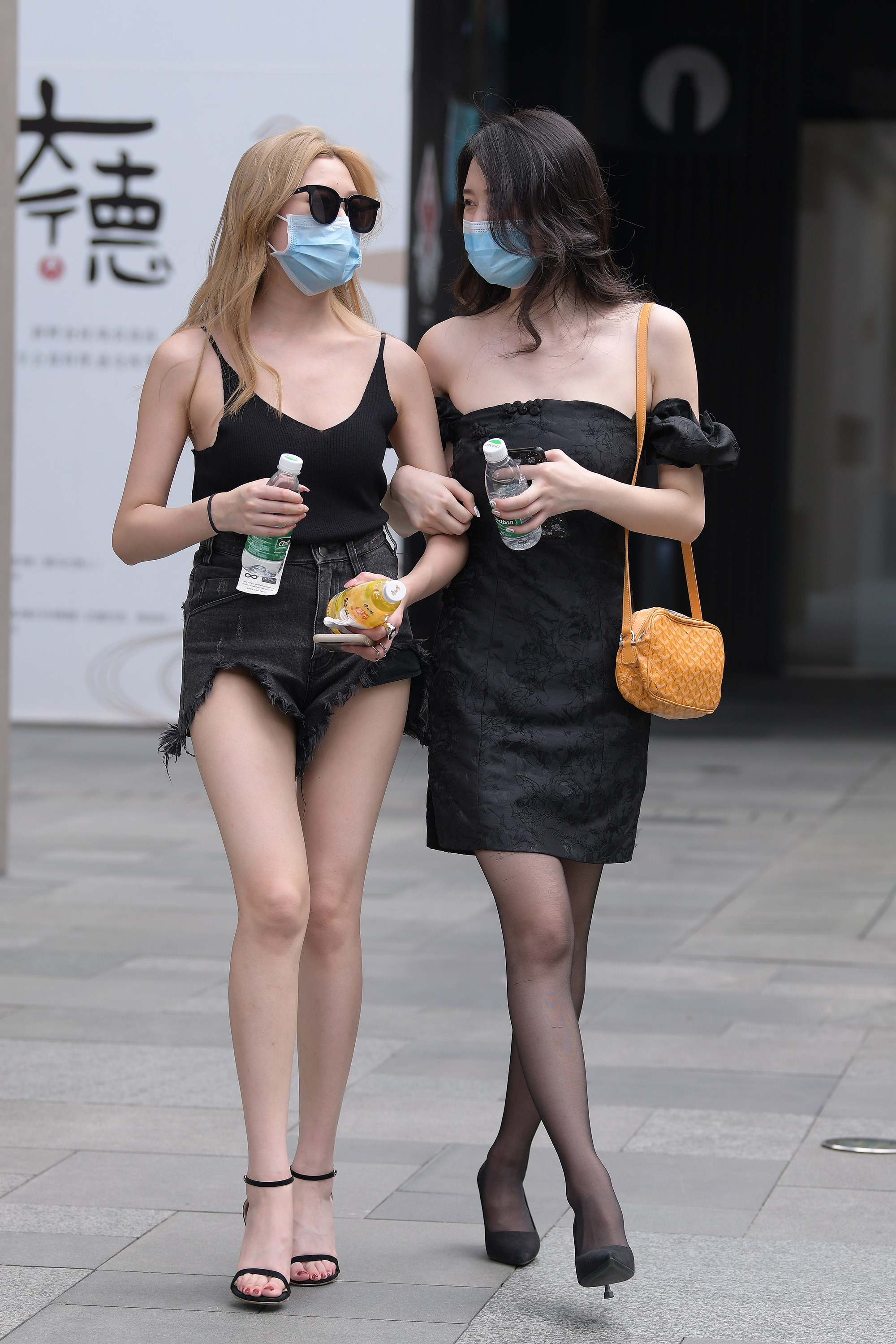  魔镜街拍,丝袜,裙装,热裤,美女,街拍,写真套图,轩萧学姐