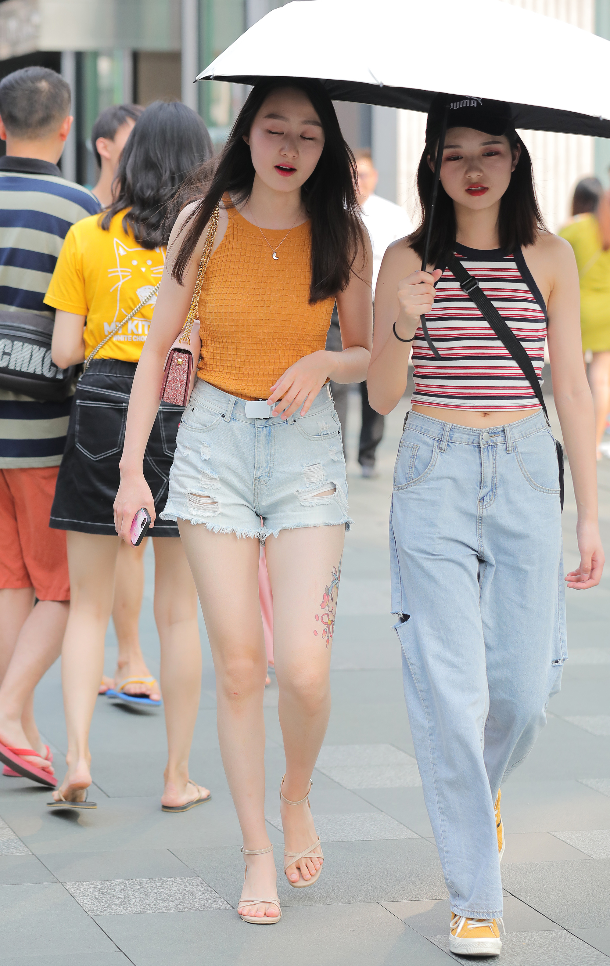  魔镜街拍,热裤,美女,街拍,写真套图,萌甜物语