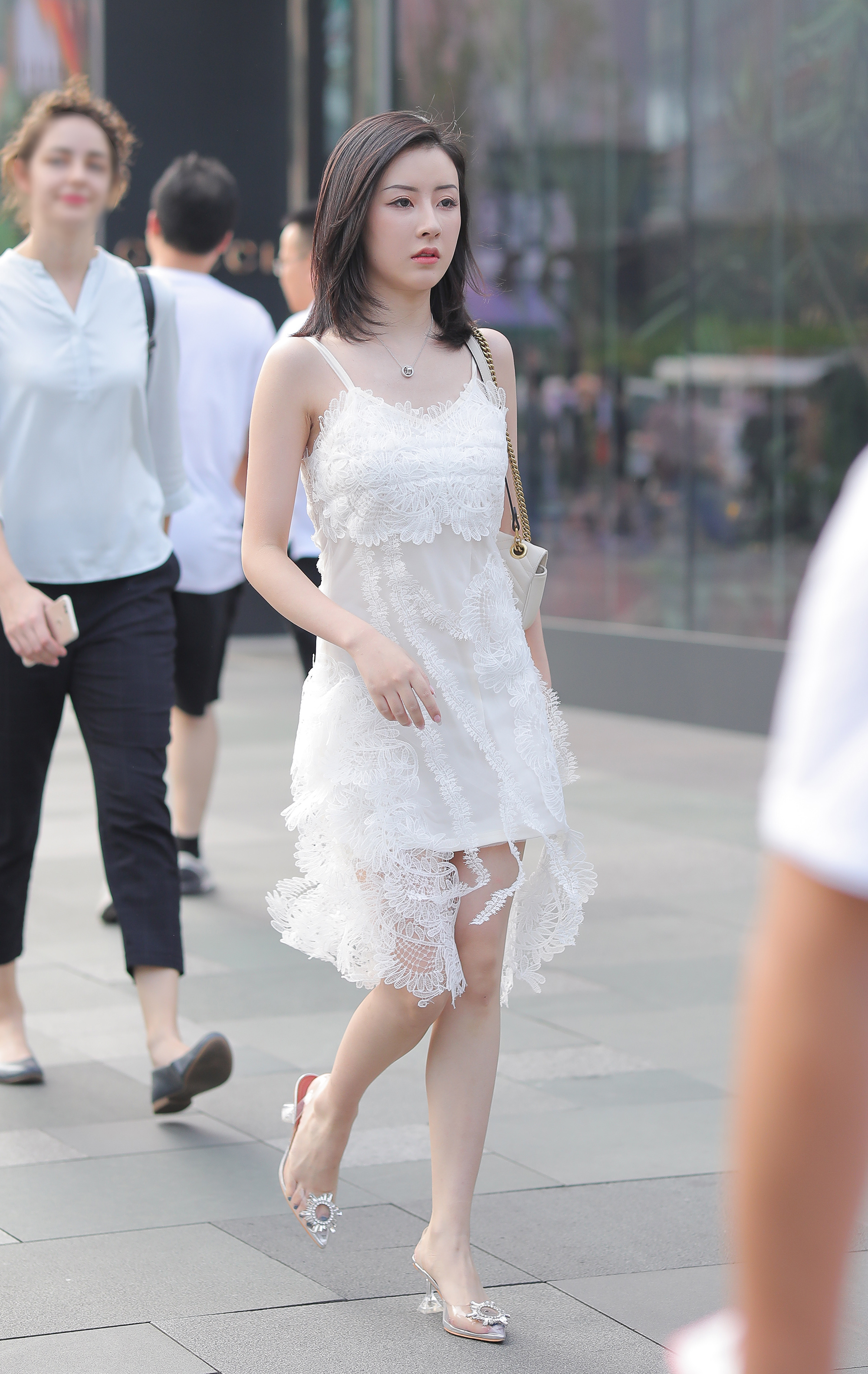  魔镜街拍,裙装,人妻,街拍,写真套图,赤足者