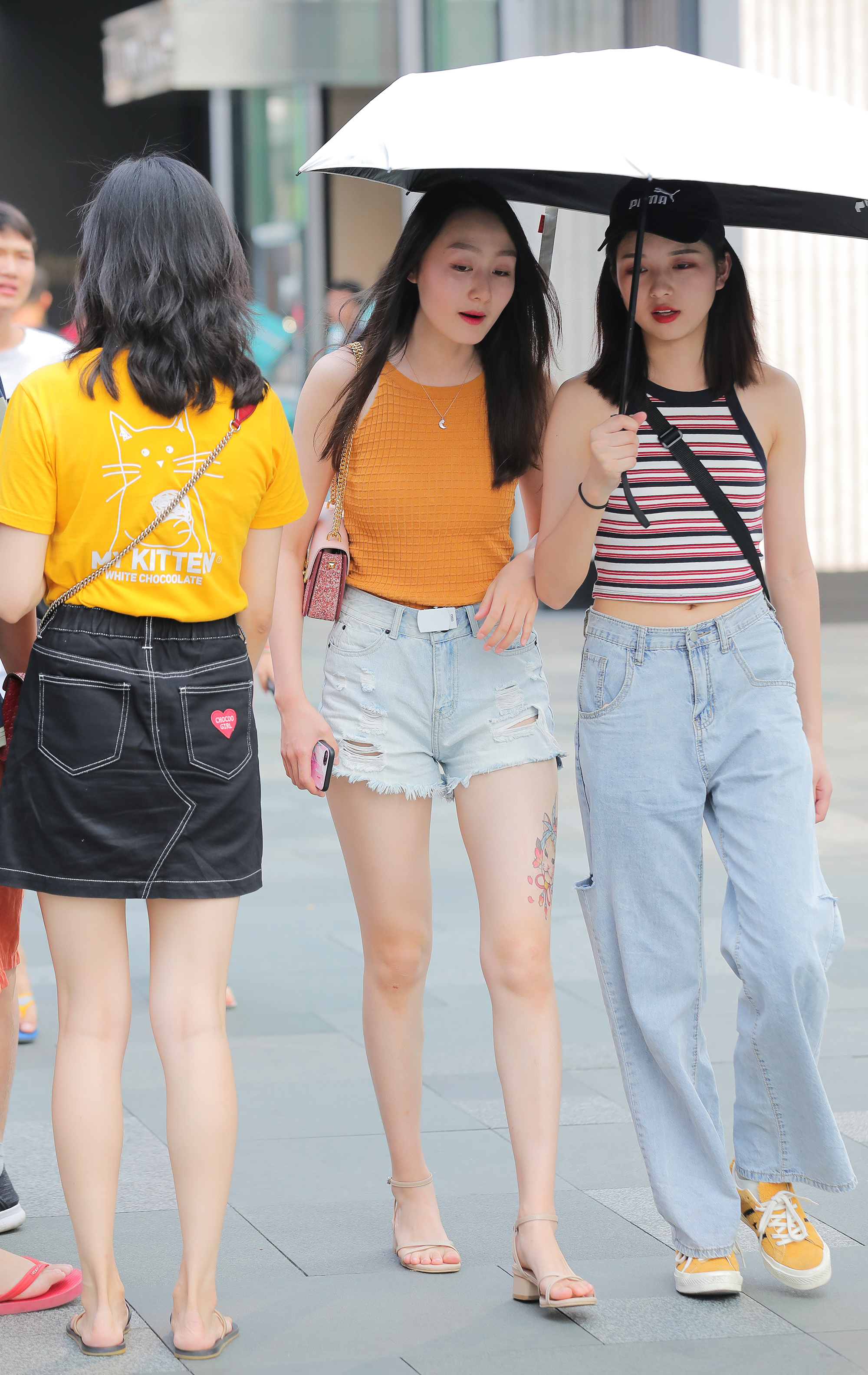  魔镜街拍,热裤,熟女,街拍,写真套图,弥音音