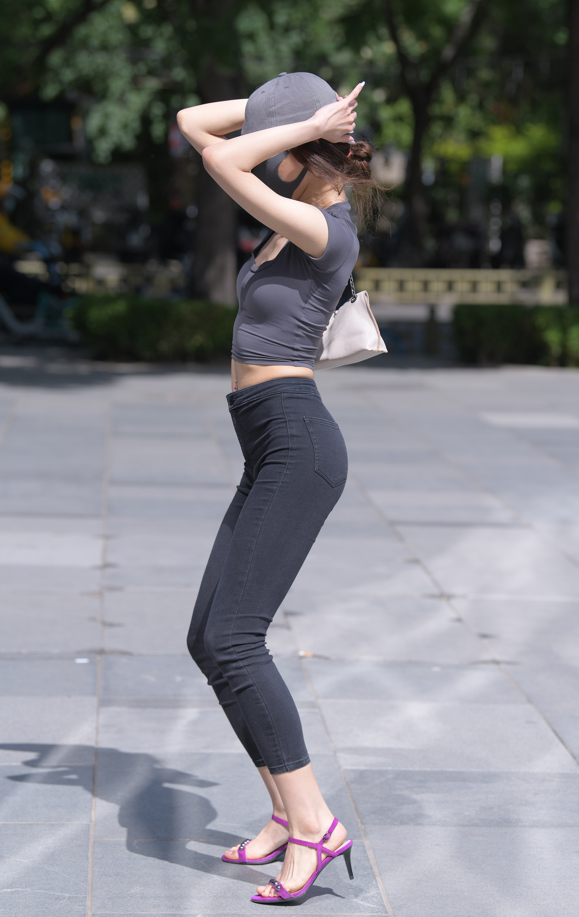  魔镜街拍,紧身裤,美臀,美女,街拍,写真套图,MiiTao蜜桃社