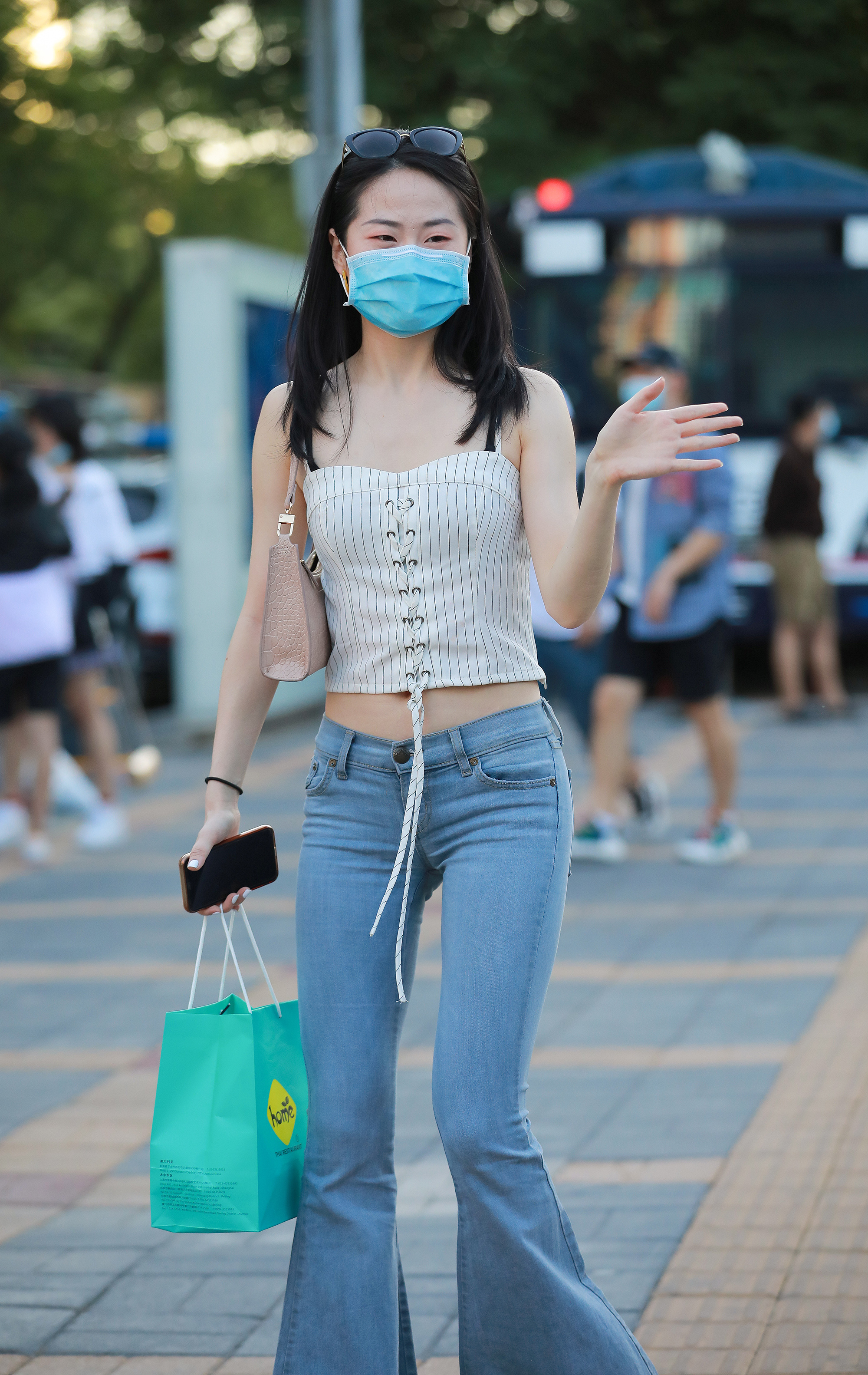  魔镜街拍,,小姐姐,街拍,写真套图,Nyako喵子