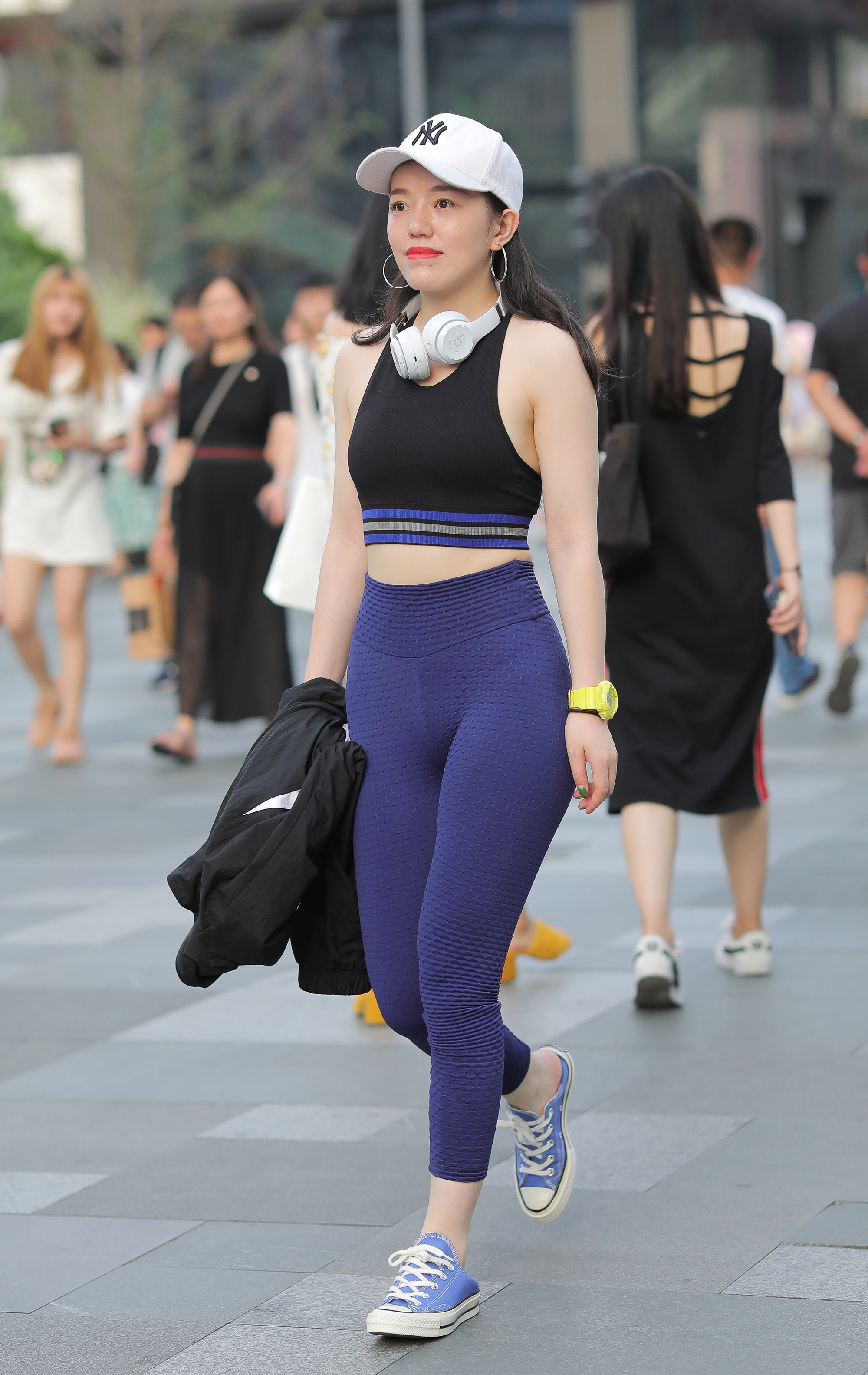  魔镜街拍,美臀,紧身裤,少妇,街拍,写真套图,LeYuan星乐园