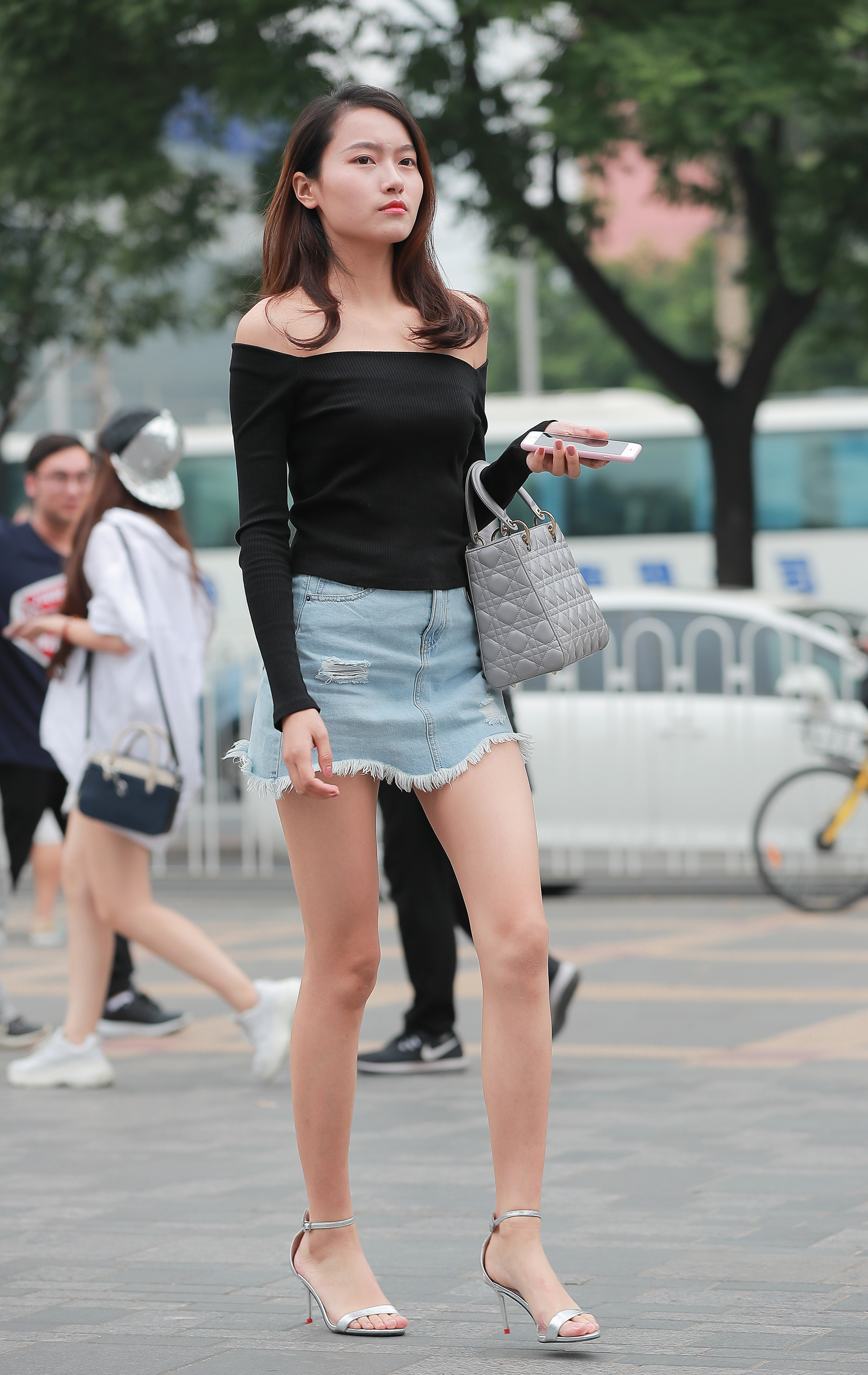  街拍鸭,魔镜街拍,裙装,小姐姐,街拍,写真套图,BoLoli波萝社新刊