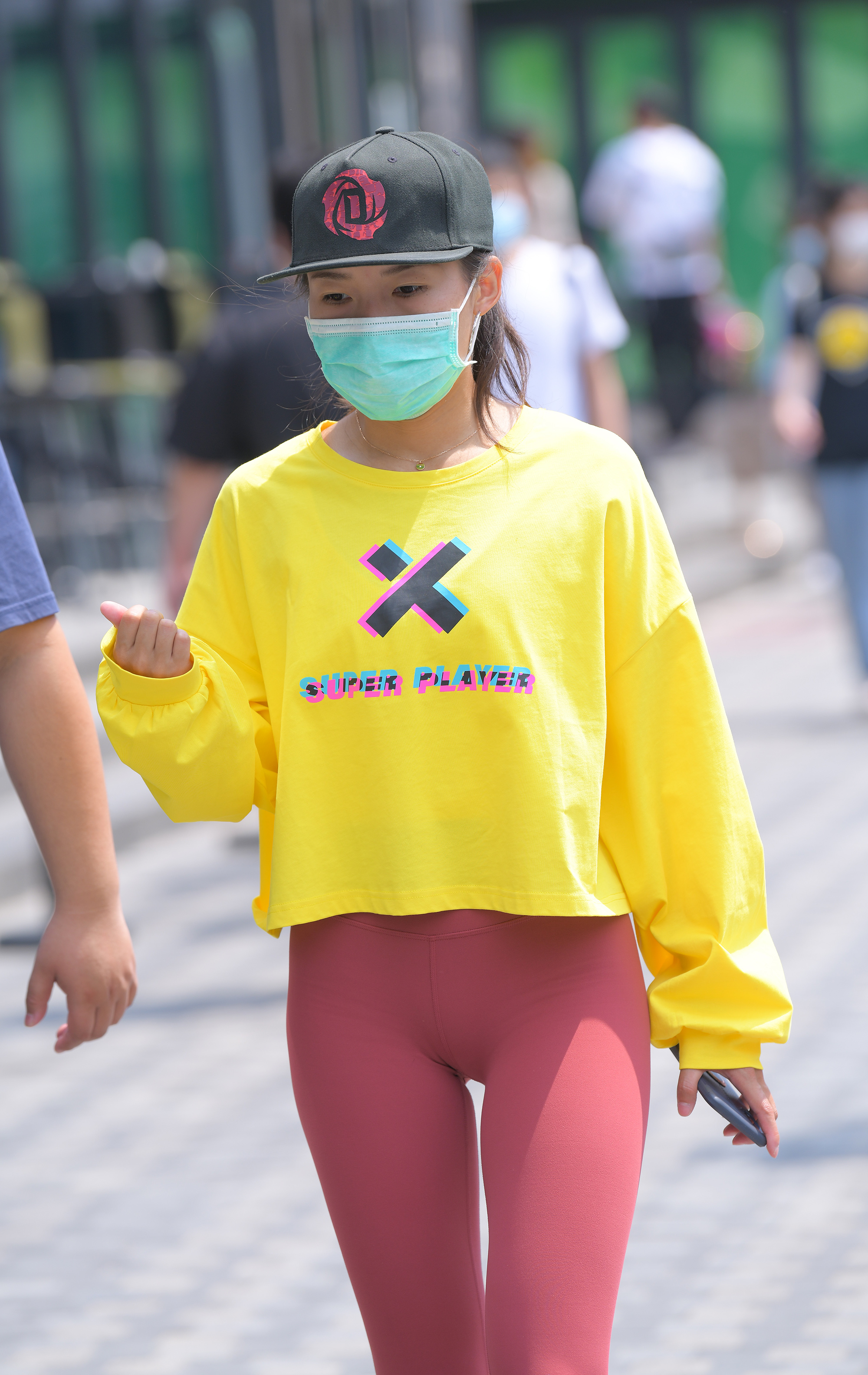  魔镜街拍,美臀,紧身裤,少妇,街拍,写真套图,我丝你想