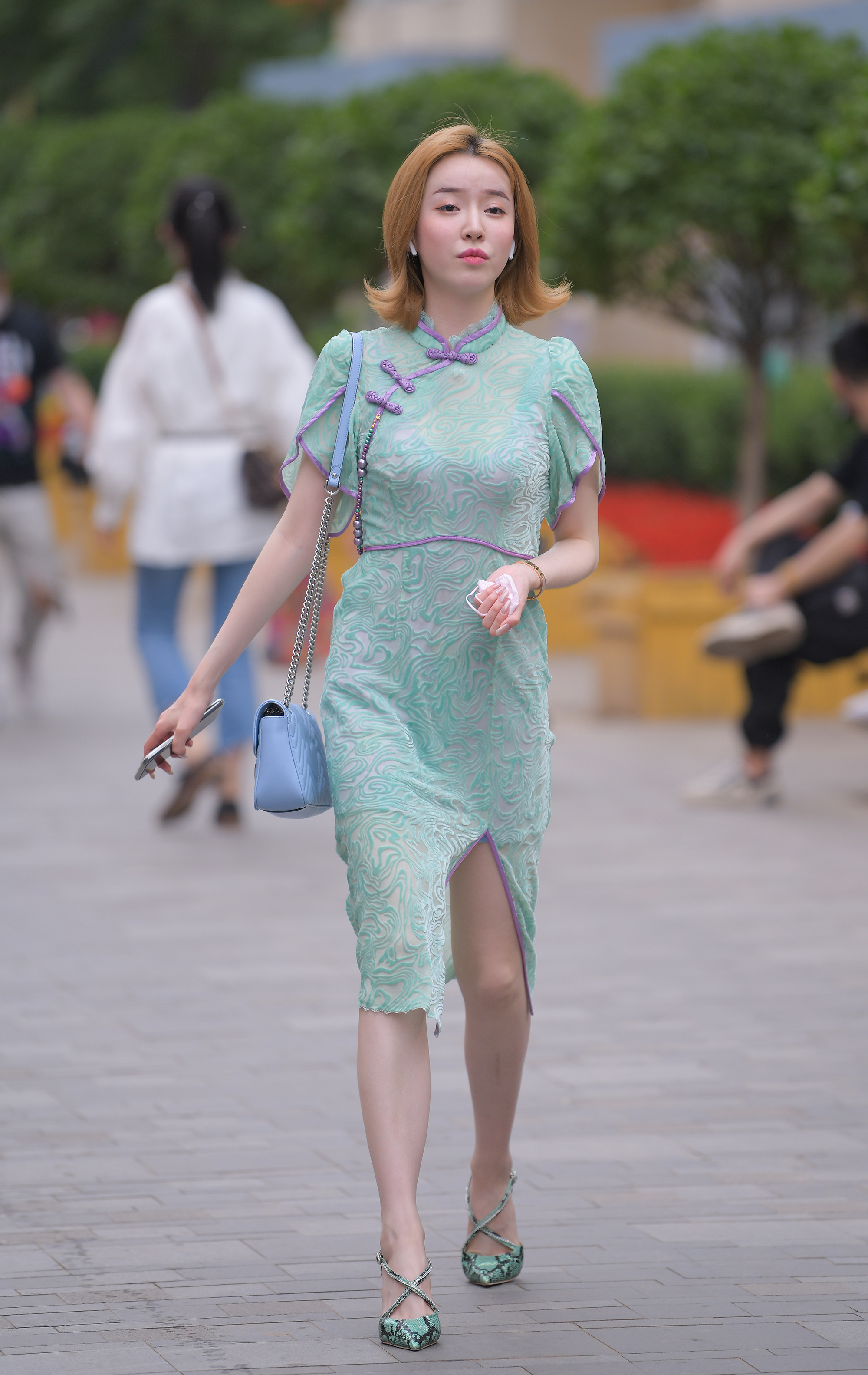  魔镜街拍,裙装,人妻,街拍,写真套图,Youmi尤蜜